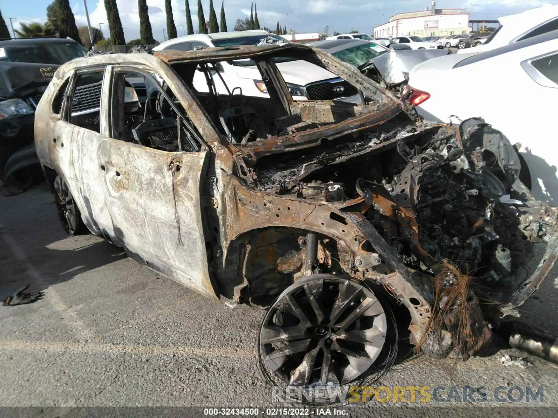 1 Photograph of a damaged car 2T3C1RFV1MC136416 TOYOTA RAV4 2021