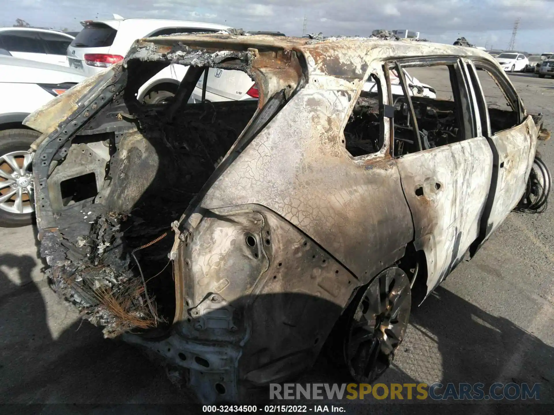 4 Photograph of a damaged car 2T3C1RFV1MC136416 TOYOTA RAV4 2021