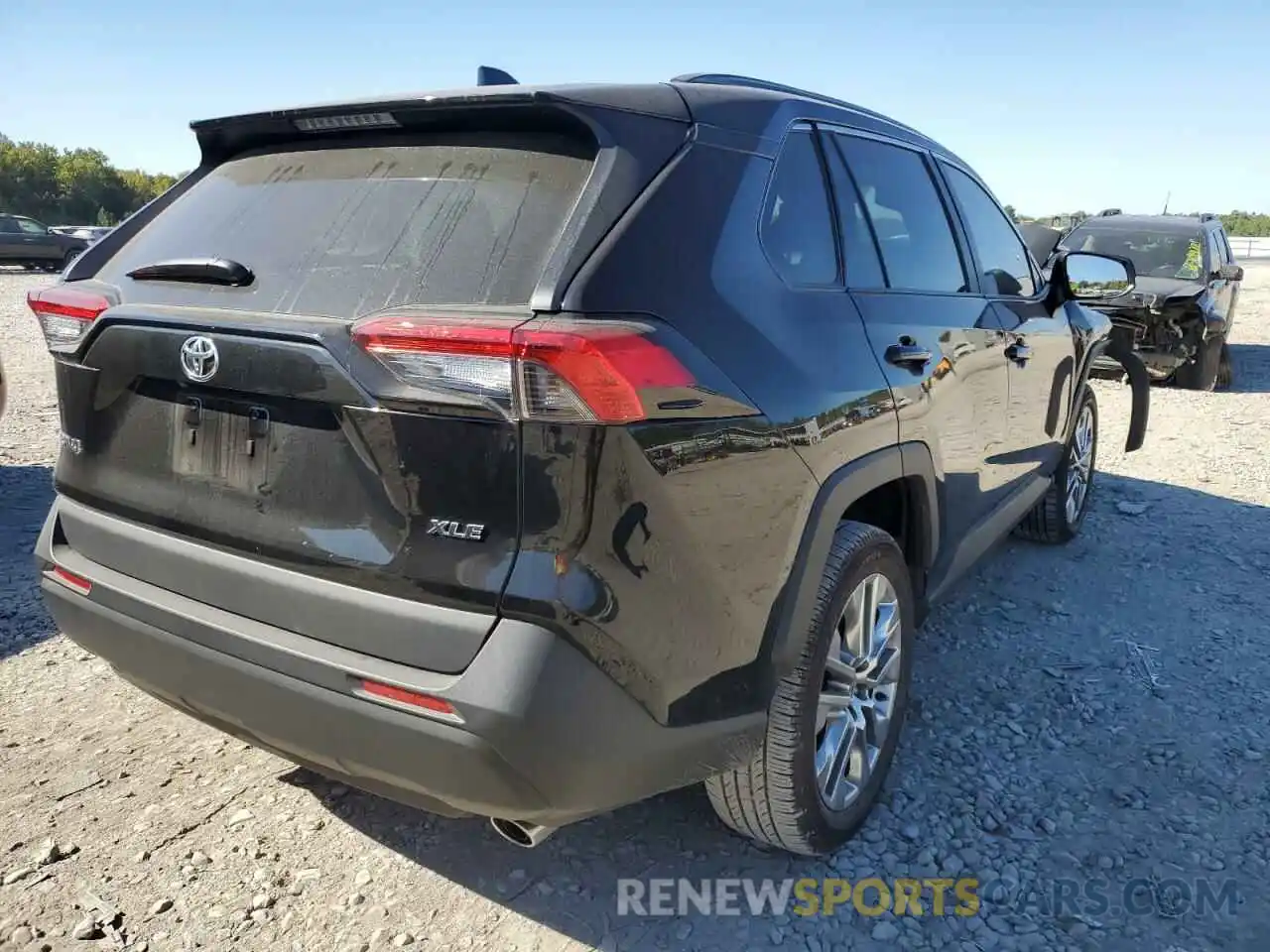 4 Photograph of a damaged car 2T3C1RFV1MC159761 TOYOTA RAV4 2021