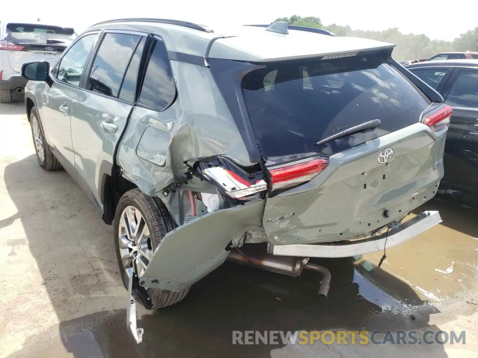 3 Photograph of a damaged car 2T3C1RFV1MW118593 TOYOTA RAV4 2021