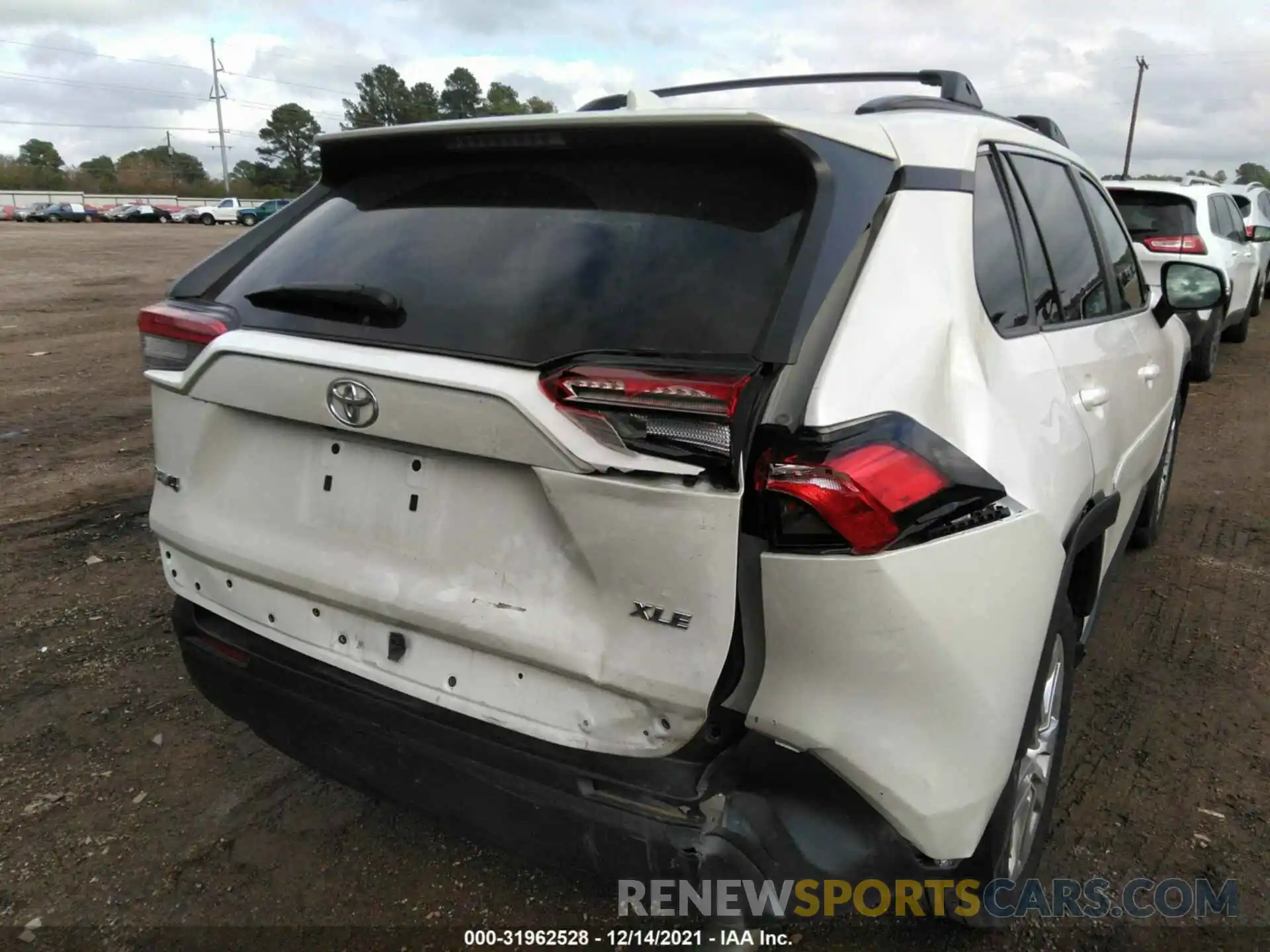 6 Photograph of a damaged car 2T3C1RFV1MW142215 TOYOTA RAV4 2021