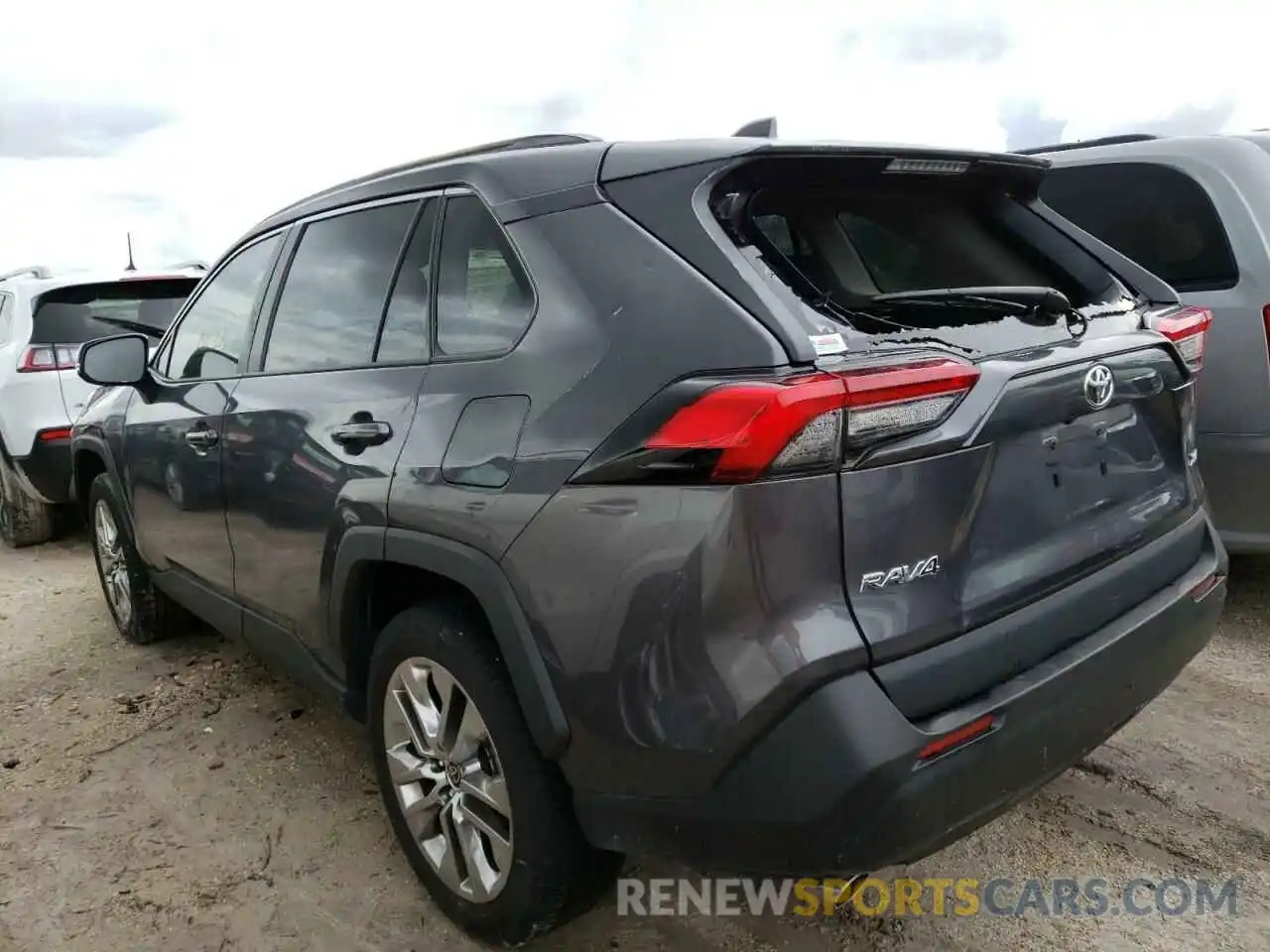 3 Photograph of a damaged car 2T3C1RFV1MW170838 TOYOTA RAV4 2021