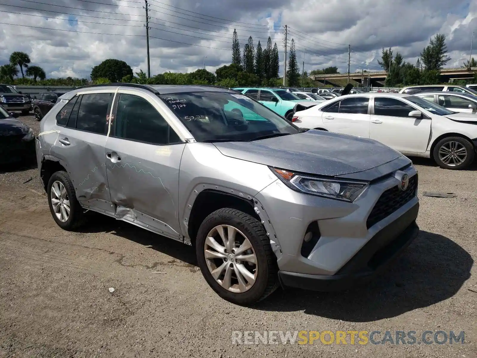 1 Photograph of a damaged car 2T3C1RFV2MC086495 TOYOTA RAV4 2021