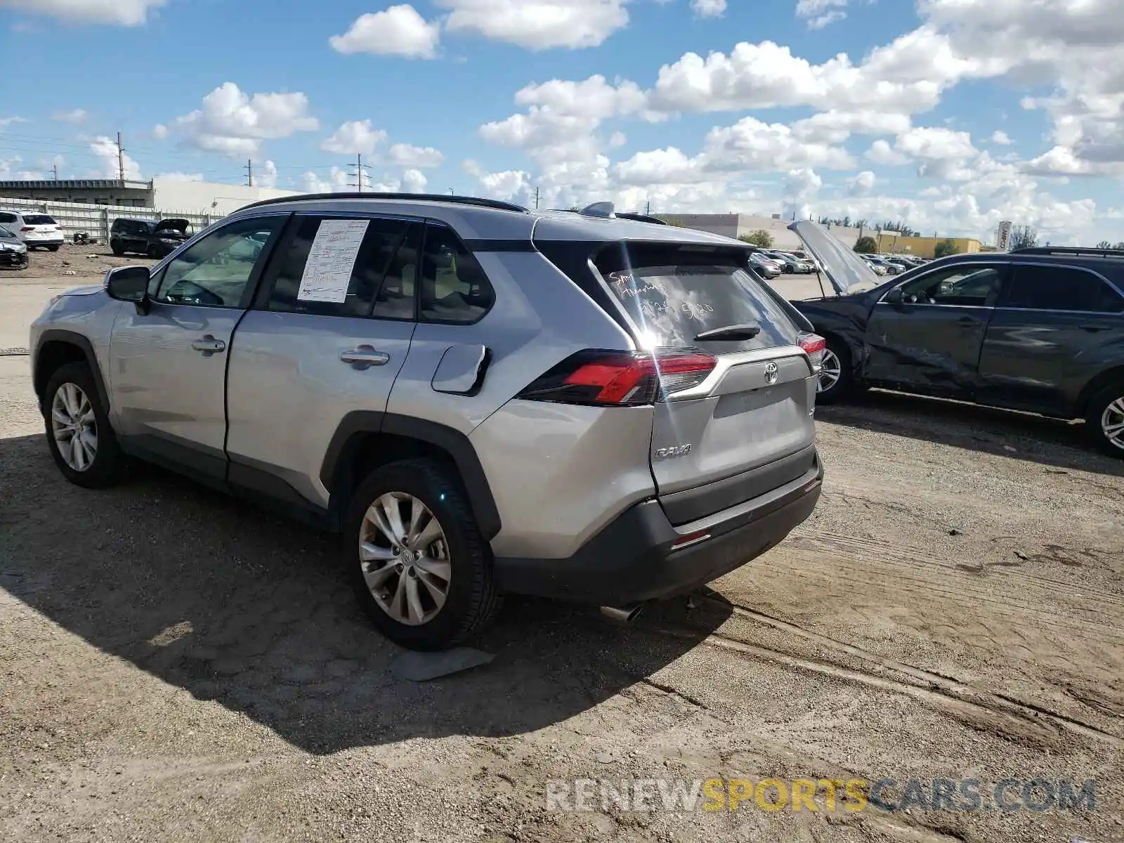 3 Photograph of a damaged car 2T3C1RFV2MC086495 TOYOTA RAV4 2021