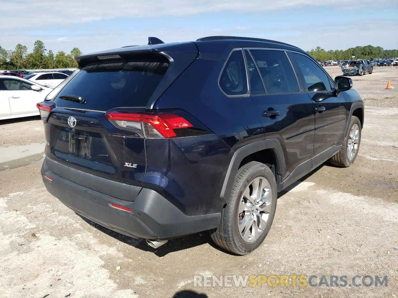 4 Photograph of a damaged car 2T3C1RFV2MC087095 TOYOTA RAV4 2021