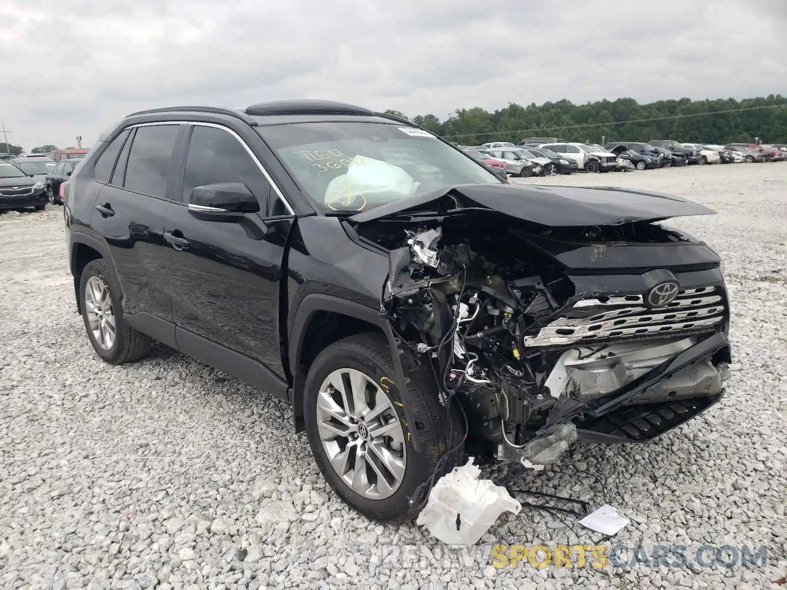 1 Photograph of a damaged car 2T3C1RFV2MC088795 TOYOTA RAV4 2021