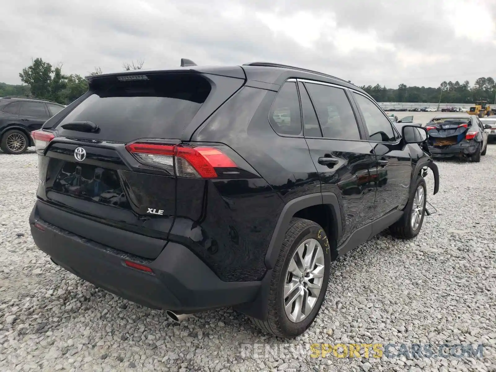 4 Photograph of a damaged car 2T3C1RFV2MC088795 TOYOTA RAV4 2021