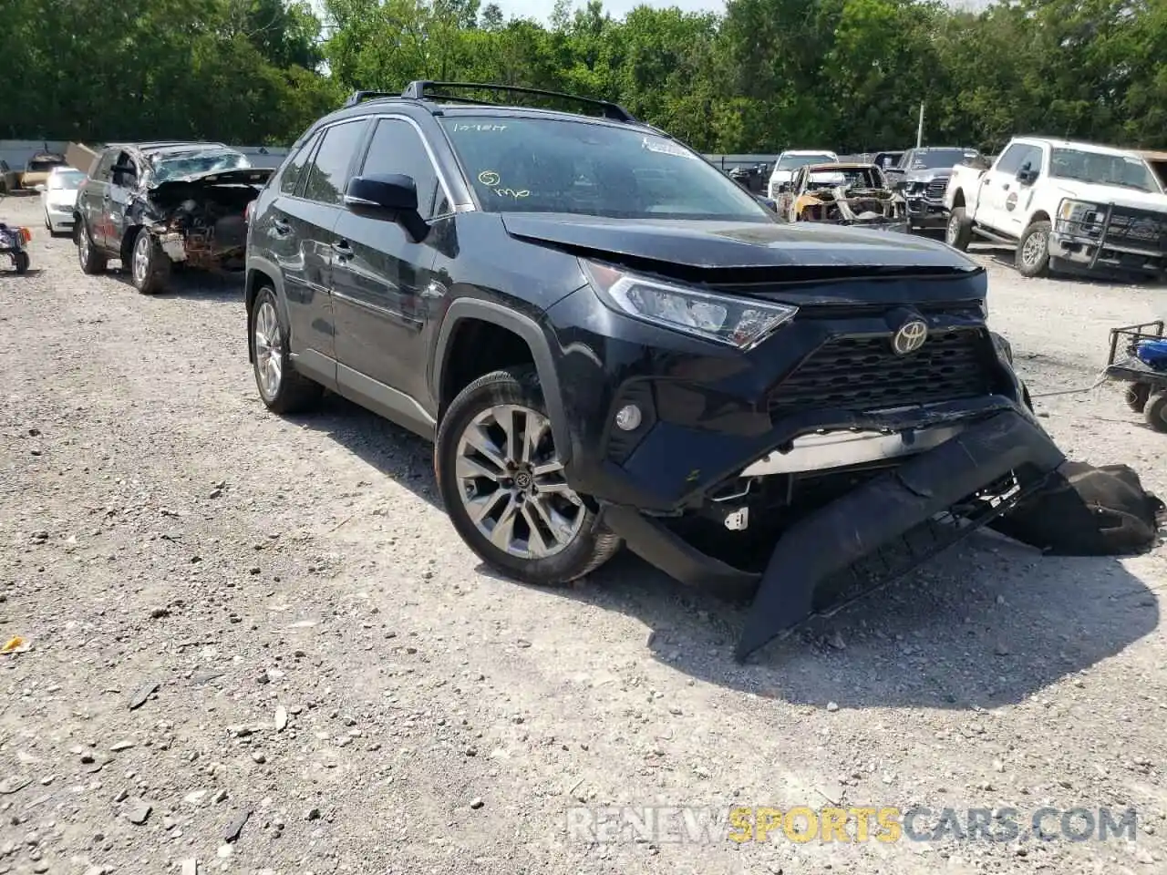 1 Photograph of a damaged car 2T3C1RFV2MC104817 TOYOTA RAV4 2021