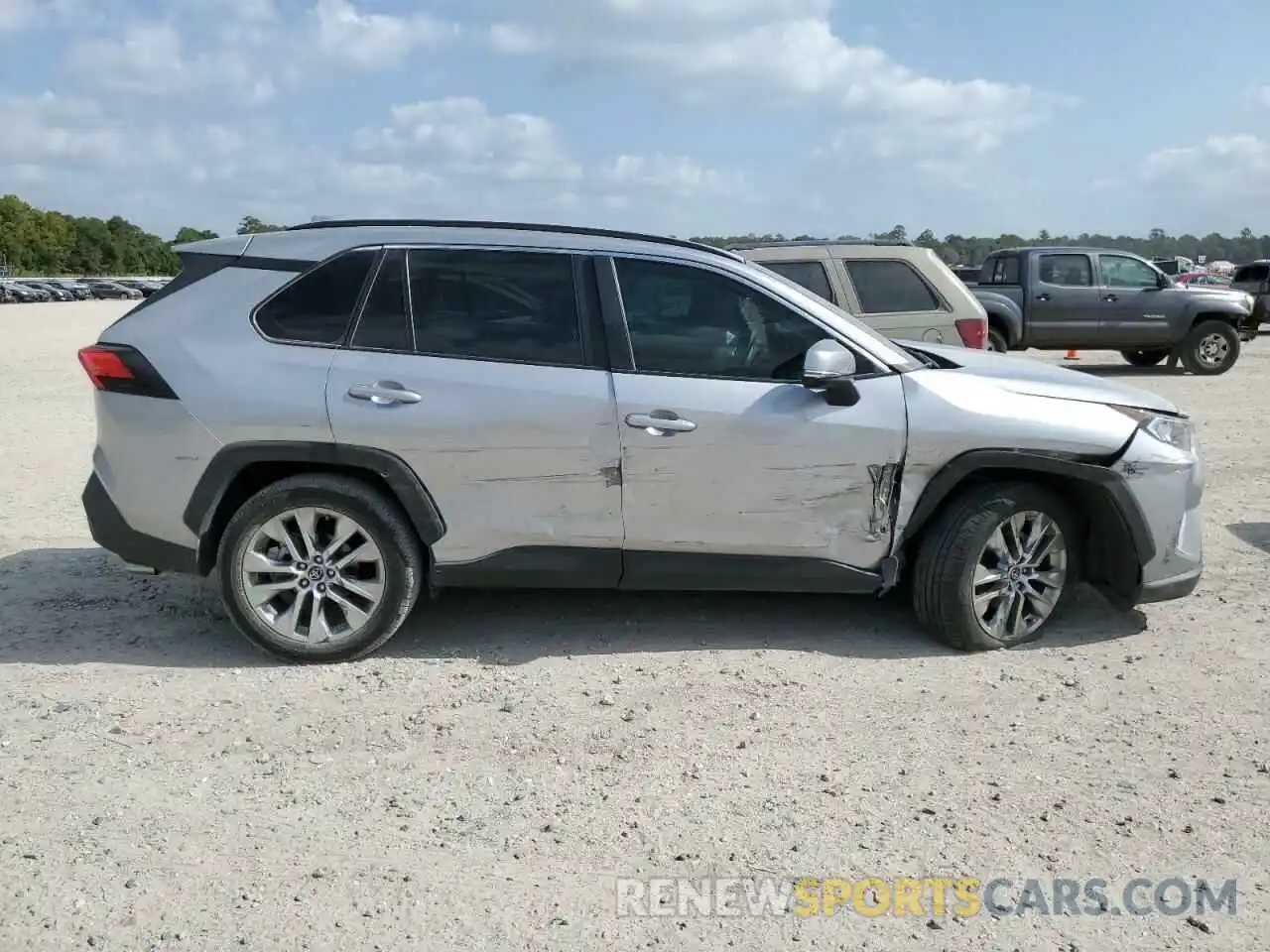 9 Photograph of a damaged car 2T3C1RFV2MC105921 TOYOTA RAV4 2021