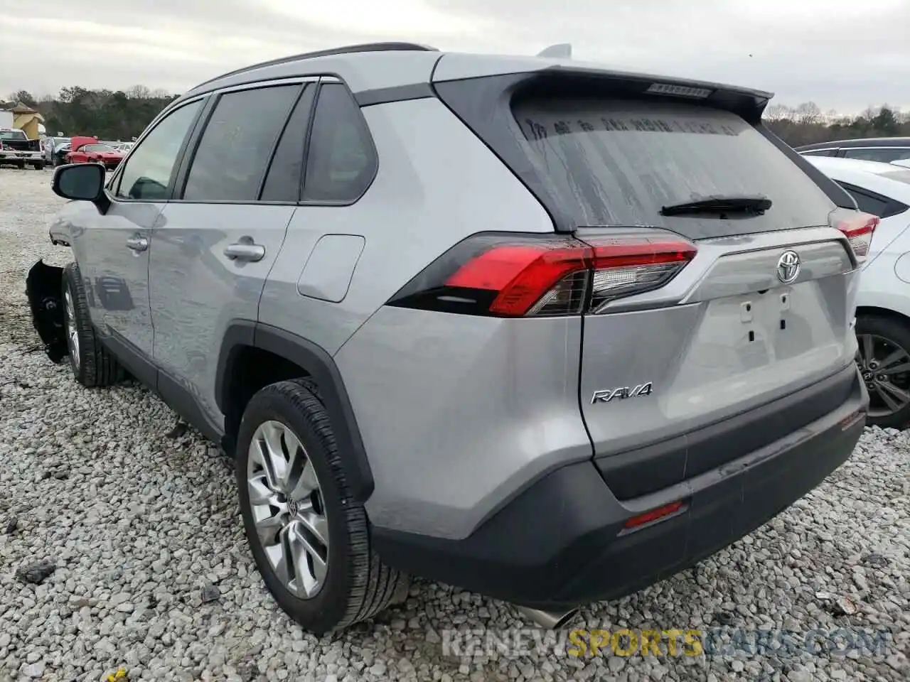 3 Фотография поврежденного автомобиля 2T3C1RFV2MC117860 TOYOTA RAV4 2021