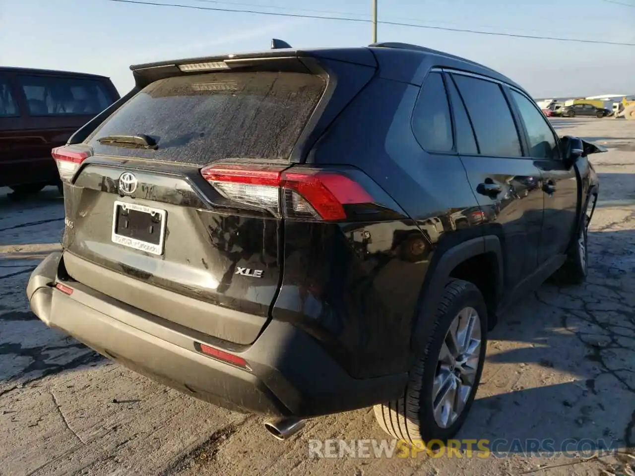 4 Photograph of a damaged car 2T3C1RFV2MC166167 TOYOTA RAV4 2021