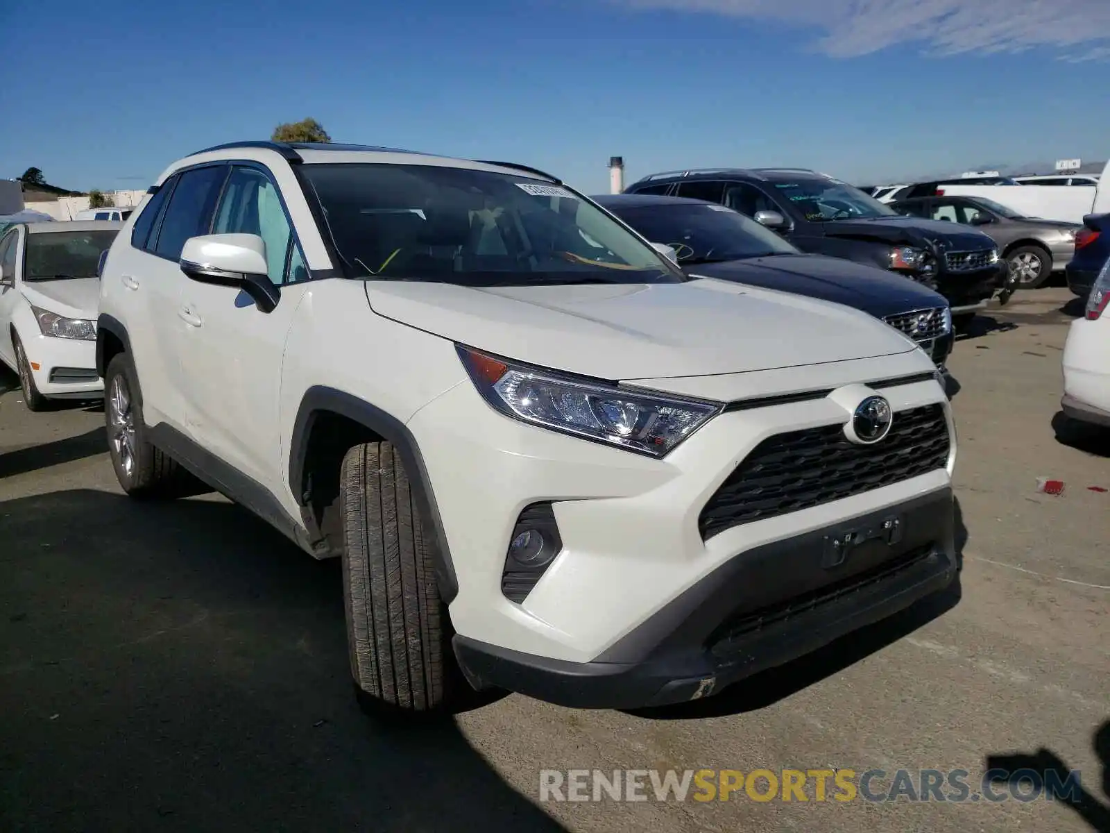 1 Photograph of a damaged car 2T3C1RFV2MW111622 TOYOTA RAV4 2021