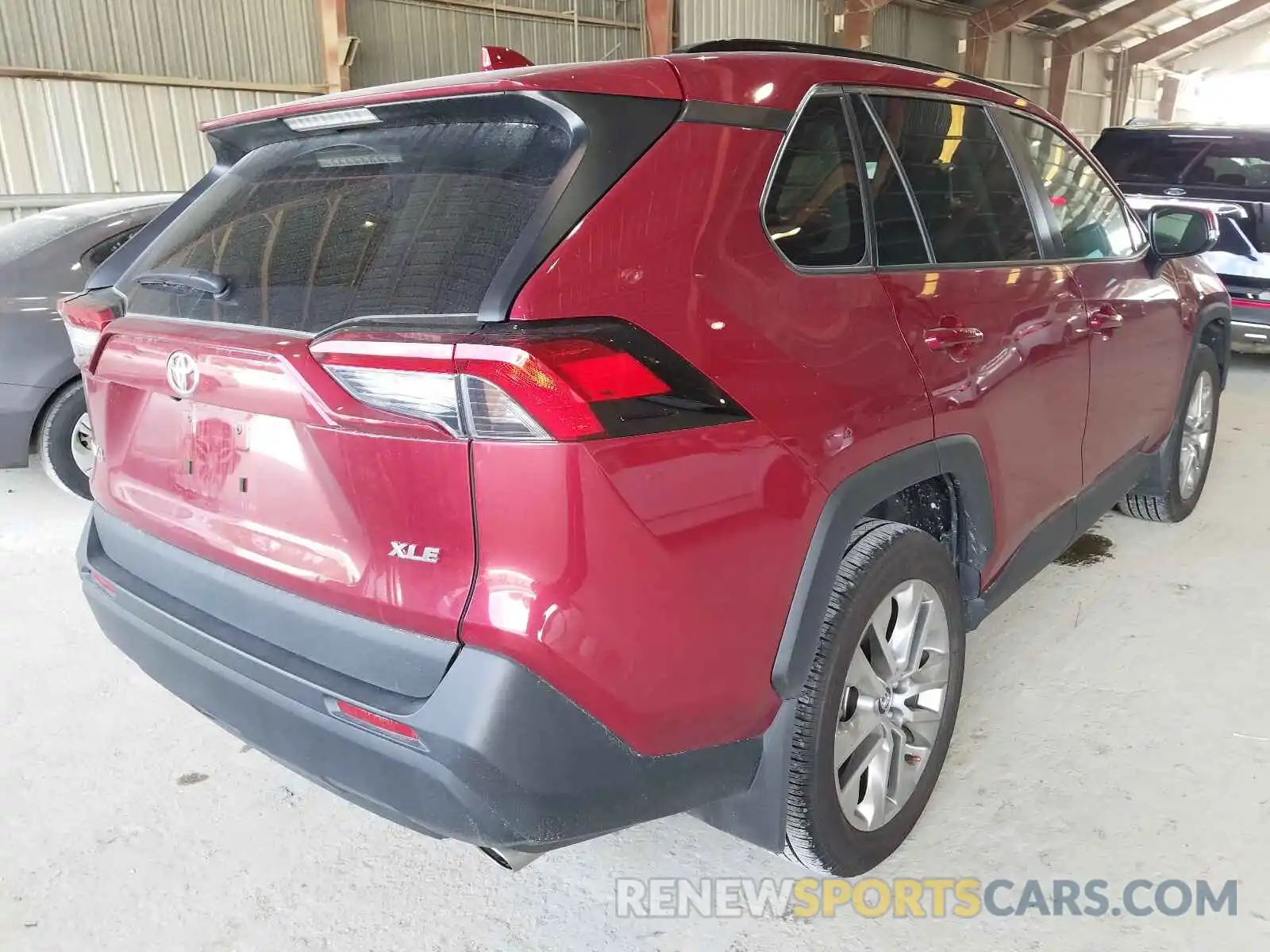 4 Photograph of a damaged car 2T3C1RFV2MW118733 TOYOTA RAV4 2021