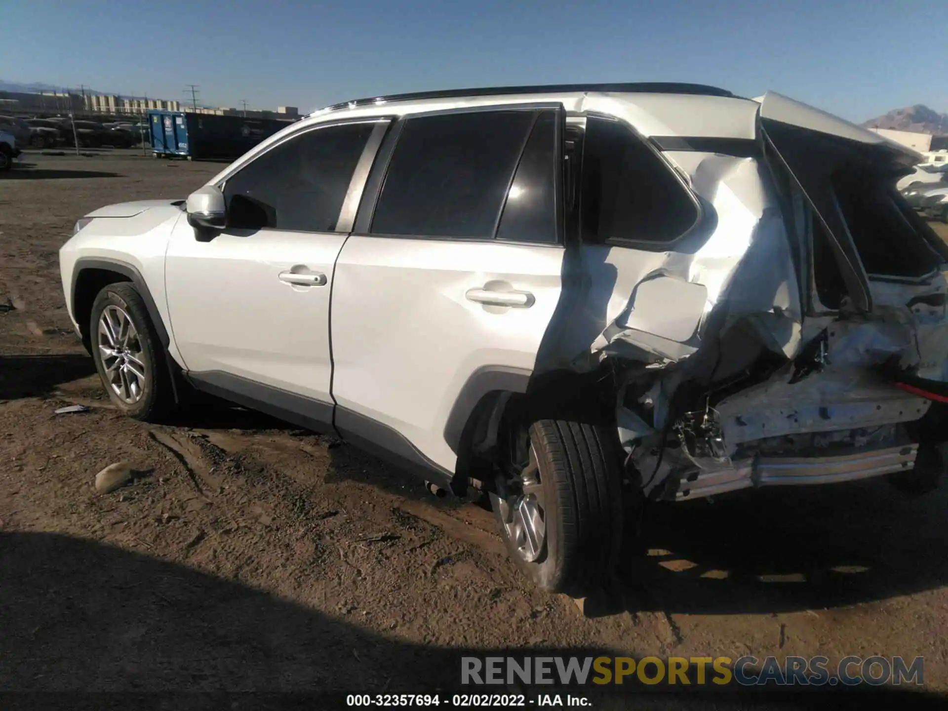 3 Photograph of a damaged car 2T3C1RFV2MW119624 TOYOTA RAV4 2021