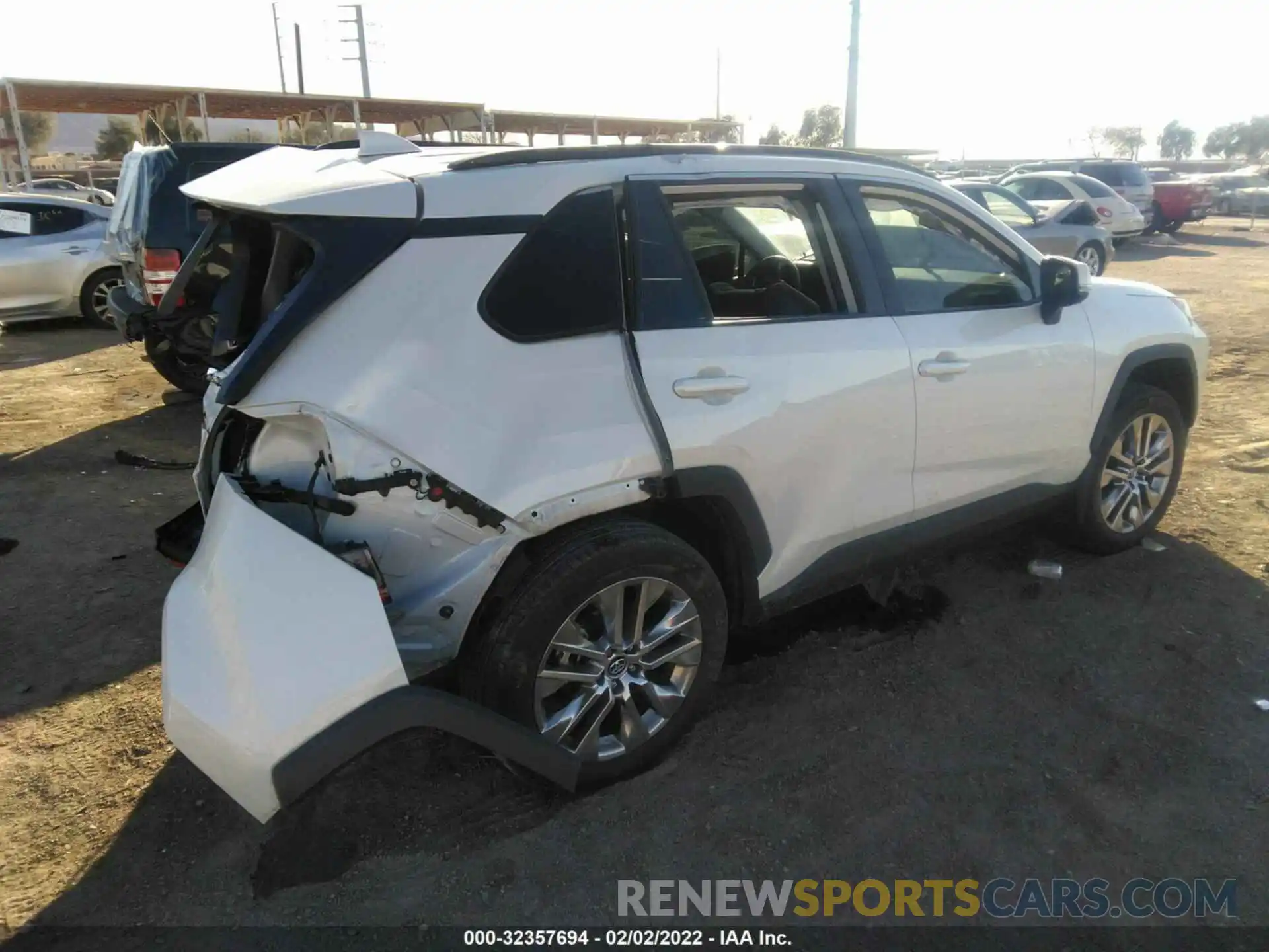 4 Photograph of a damaged car 2T3C1RFV2MW119624 TOYOTA RAV4 2021