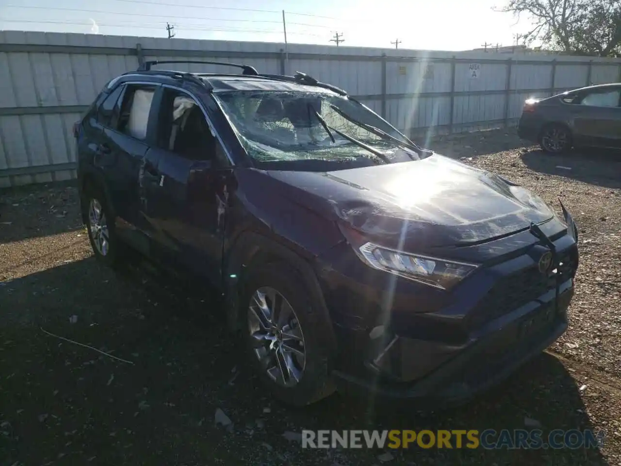 1 Photograph of a damaged car 2T3C1RFV2MW139629 TOYOTA RAV4 2021