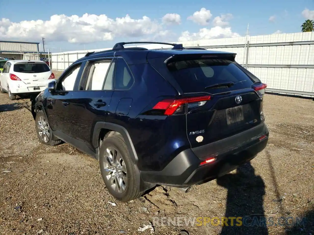 3 Фотография поврежденного автомобиля 2T3C1RFV2MW139629 TOYOTA RAV4 2021