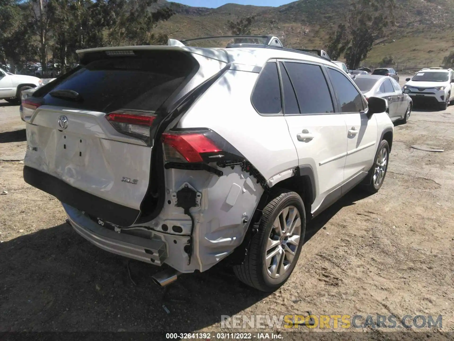 4 Photograph of a damaged car 2T3C1RFV2MW145494 TOYOTA RAV4 2021