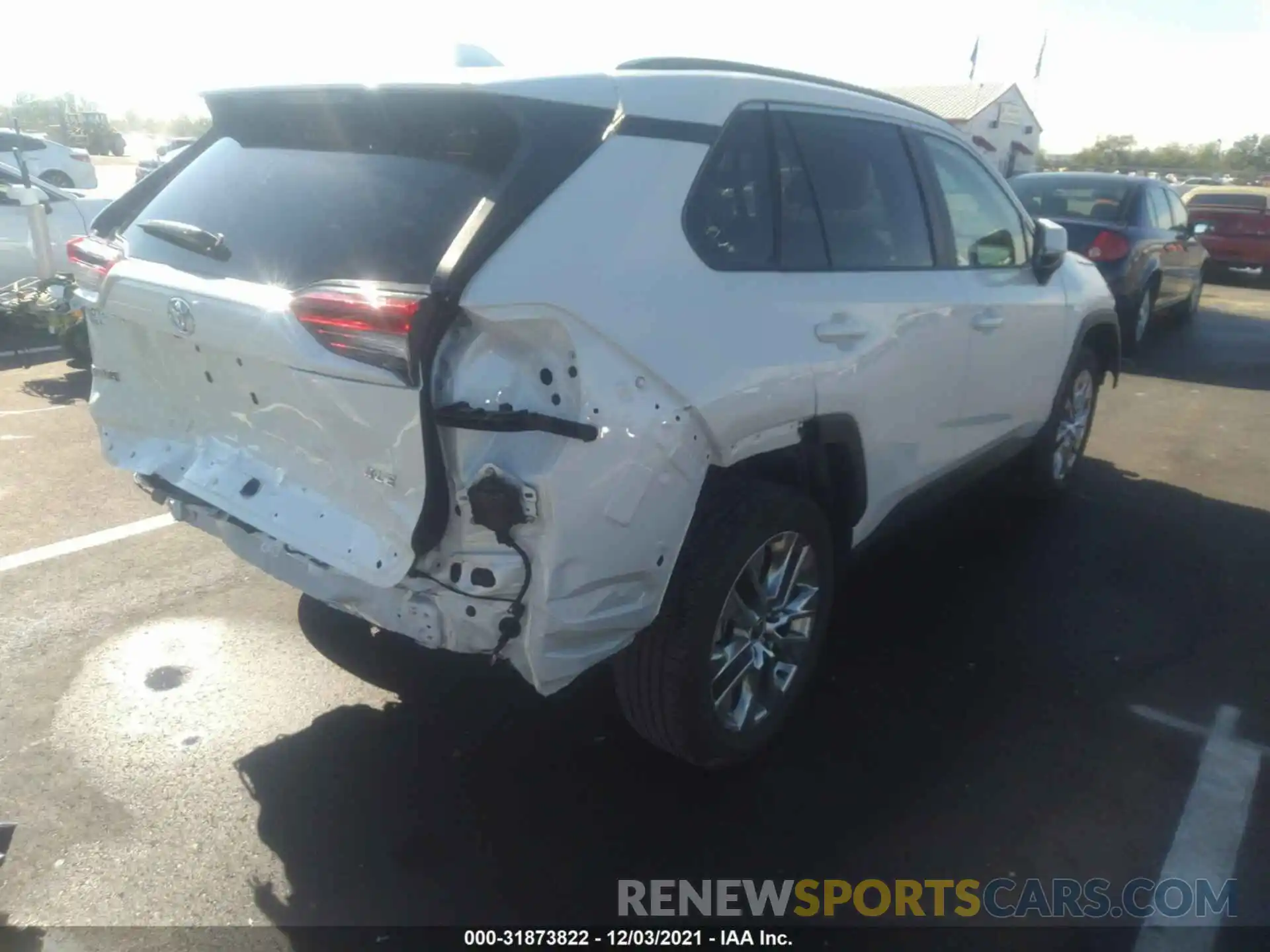 4 Photograph of a damaged car 2T3C1RFV2MW159718 TOYOTA RAV4 2021