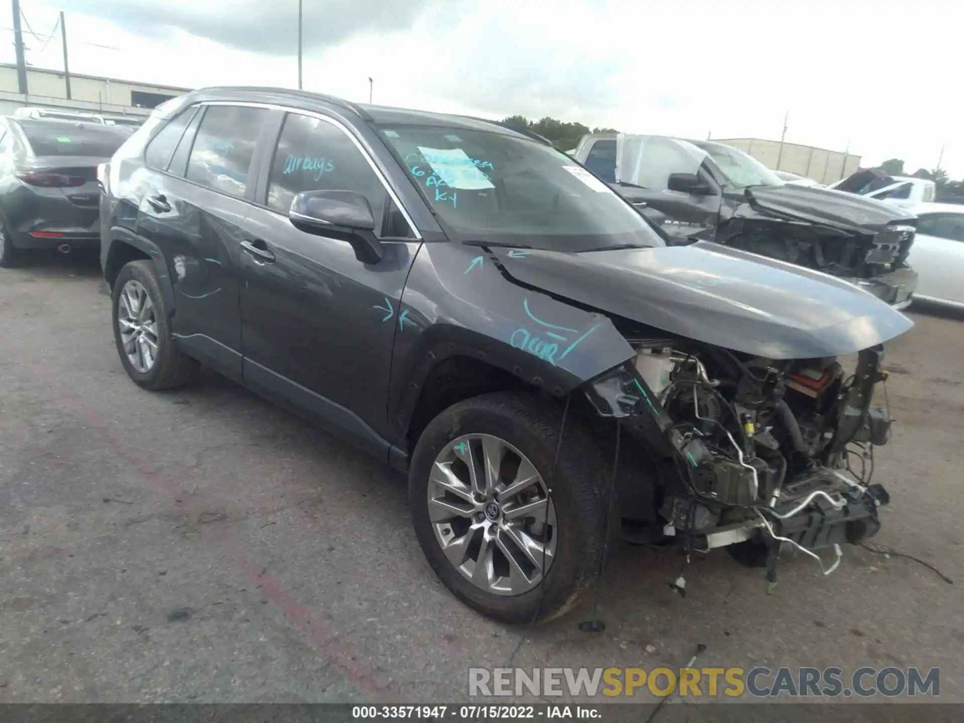 1 Photograph of a damaged car 2T3C1RFV3MC100405 TOYOTA RAV4 2021