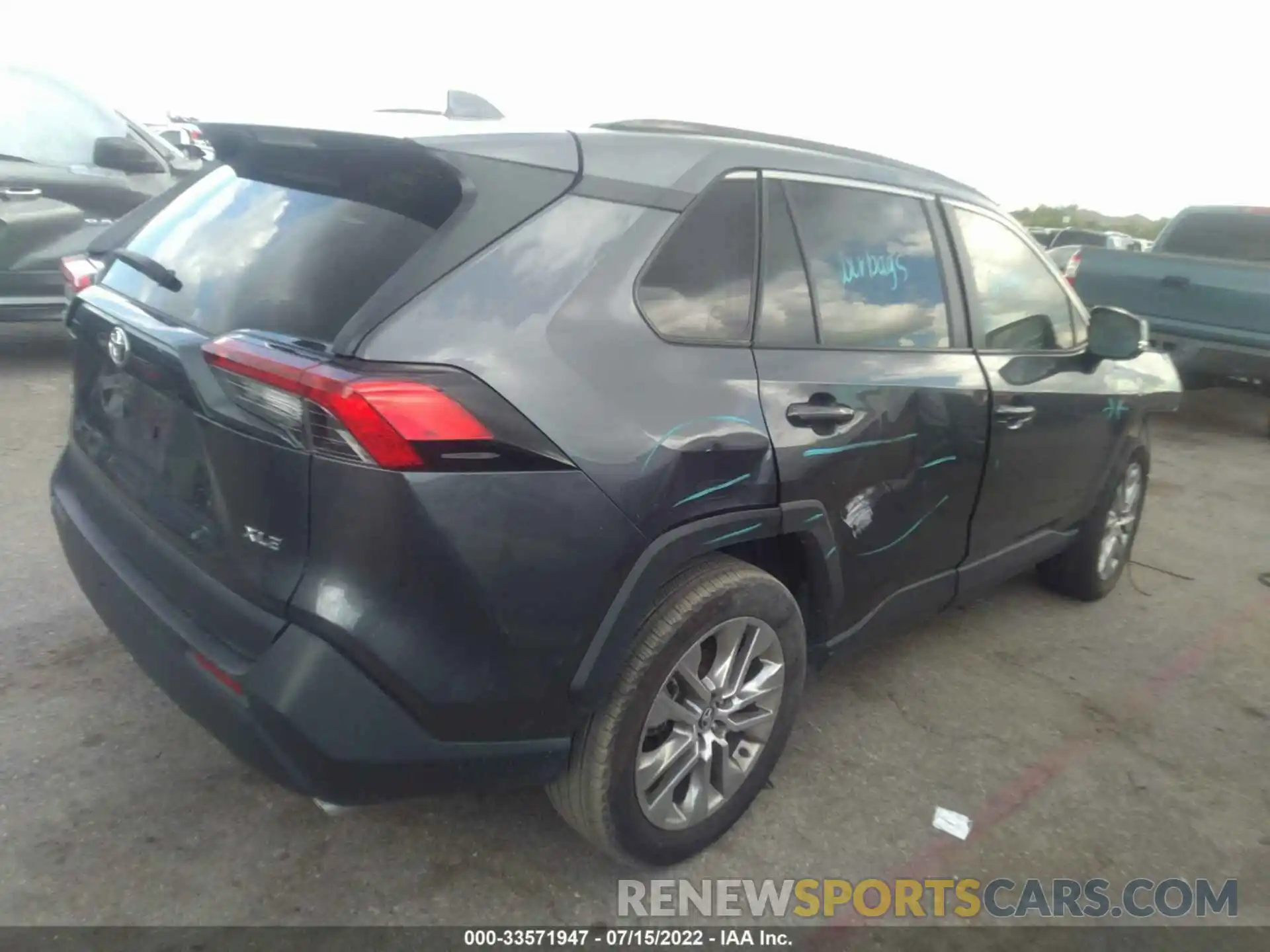 4 Photograph of a damaged car 2T3C1RFV3MC100405 TOYOTA RAV4 2021