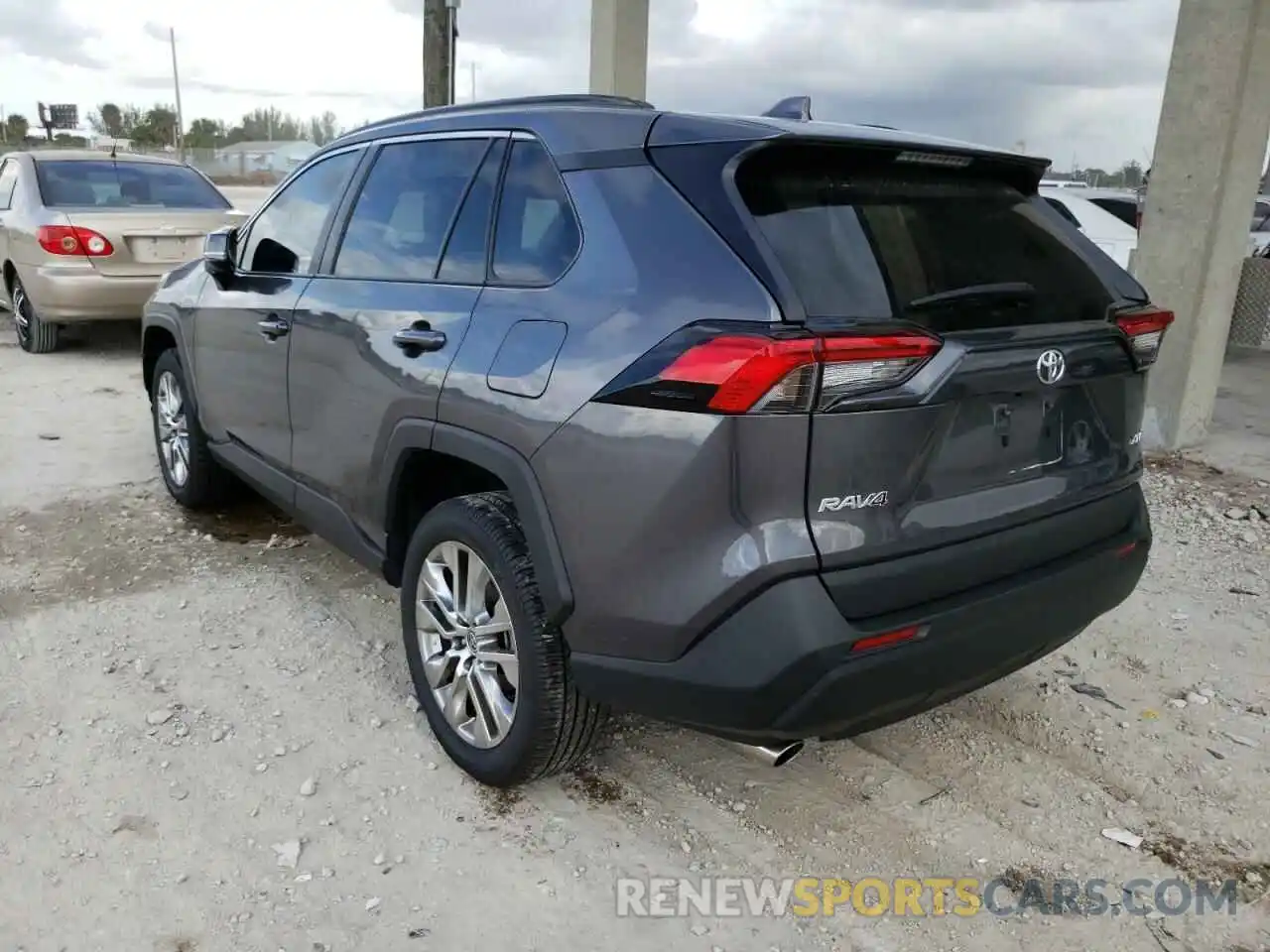 3 Photograph of a damaged car 2T3C1RFV3MC112604 TOYOTA RAV4 2021