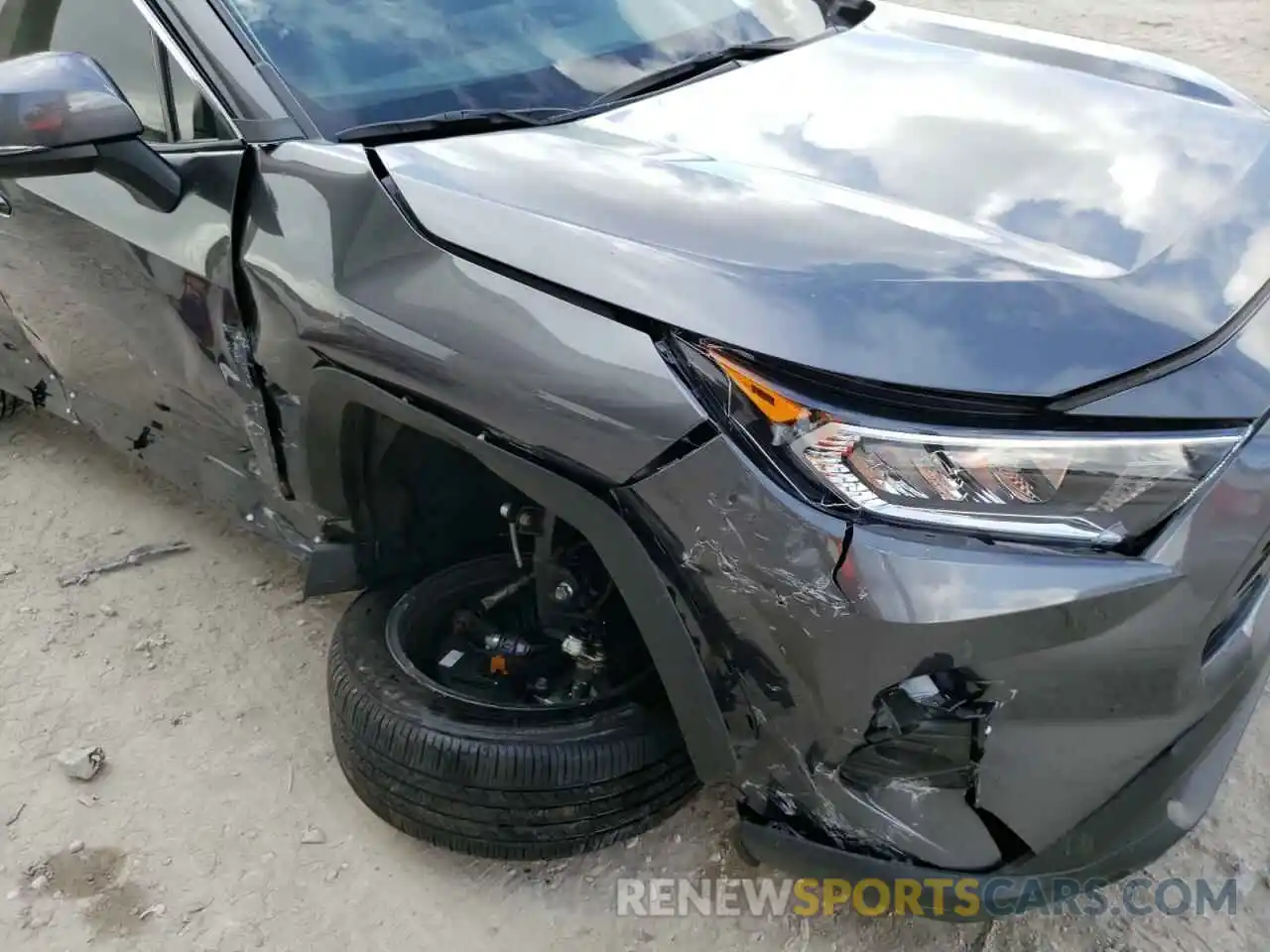 9 Photograph of a damaged car 2T3C1RFV3MC112604 TOYOTA RAV4 2021