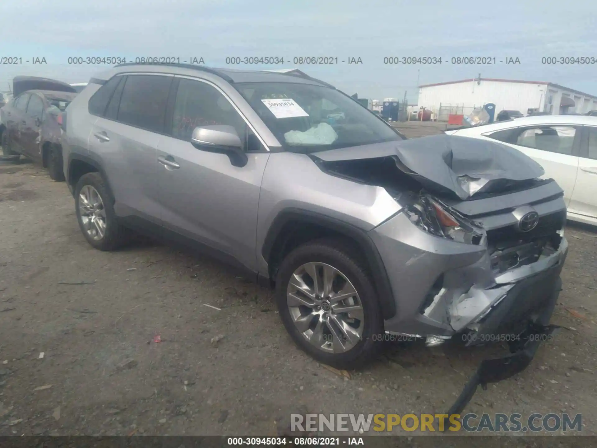 1 Photograph of a damaged car 2T3C1RFV3MC137423 TOYOTA RAV4 2021