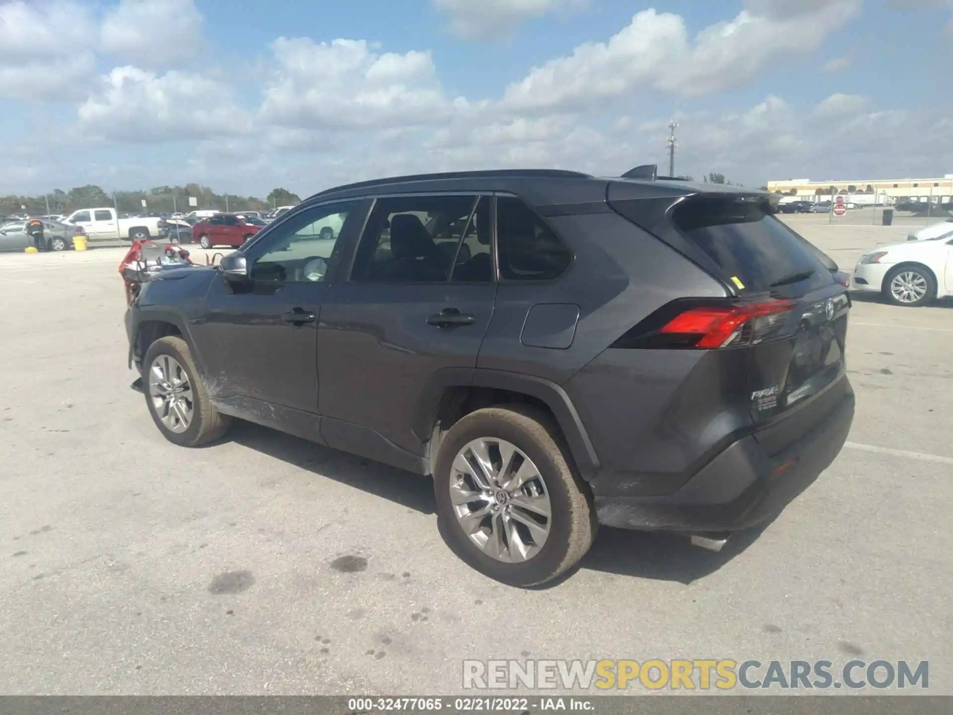 3 Photograph of a damaged car 2T3C1RFV3MC149751 TOYOTA RAV4 2021