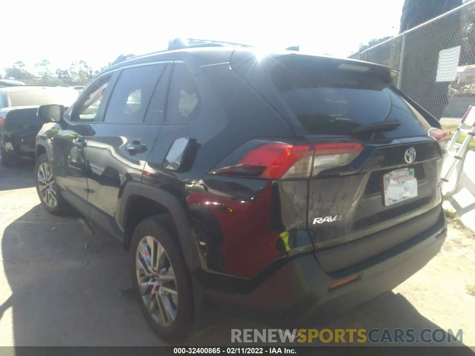 3 Photograph of a damaged car 2T3C1RFV3MC166422 TOYOTA RAV4 2021