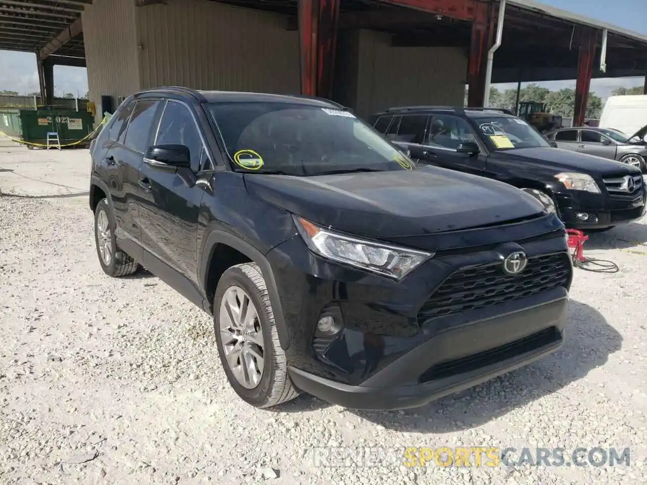 1 Photograph of a damaged car 2T3C1RFV3MW119874 TOYOTA RAV4 2021