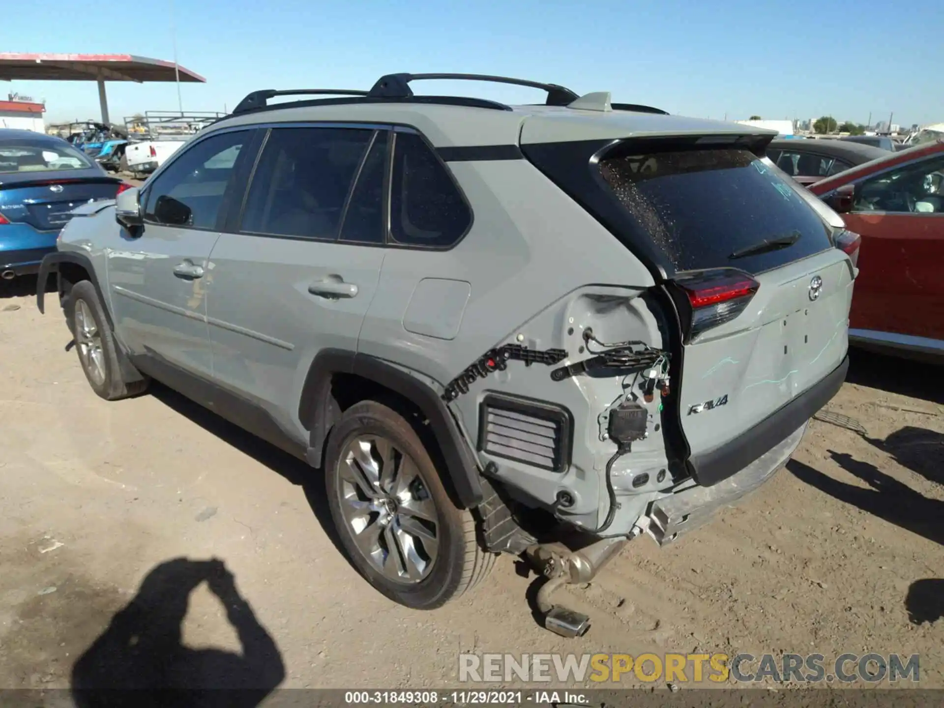 3 Photograph of a damaged car 2T3C1RFV3MW136657 TOYOTA RAV4 2021