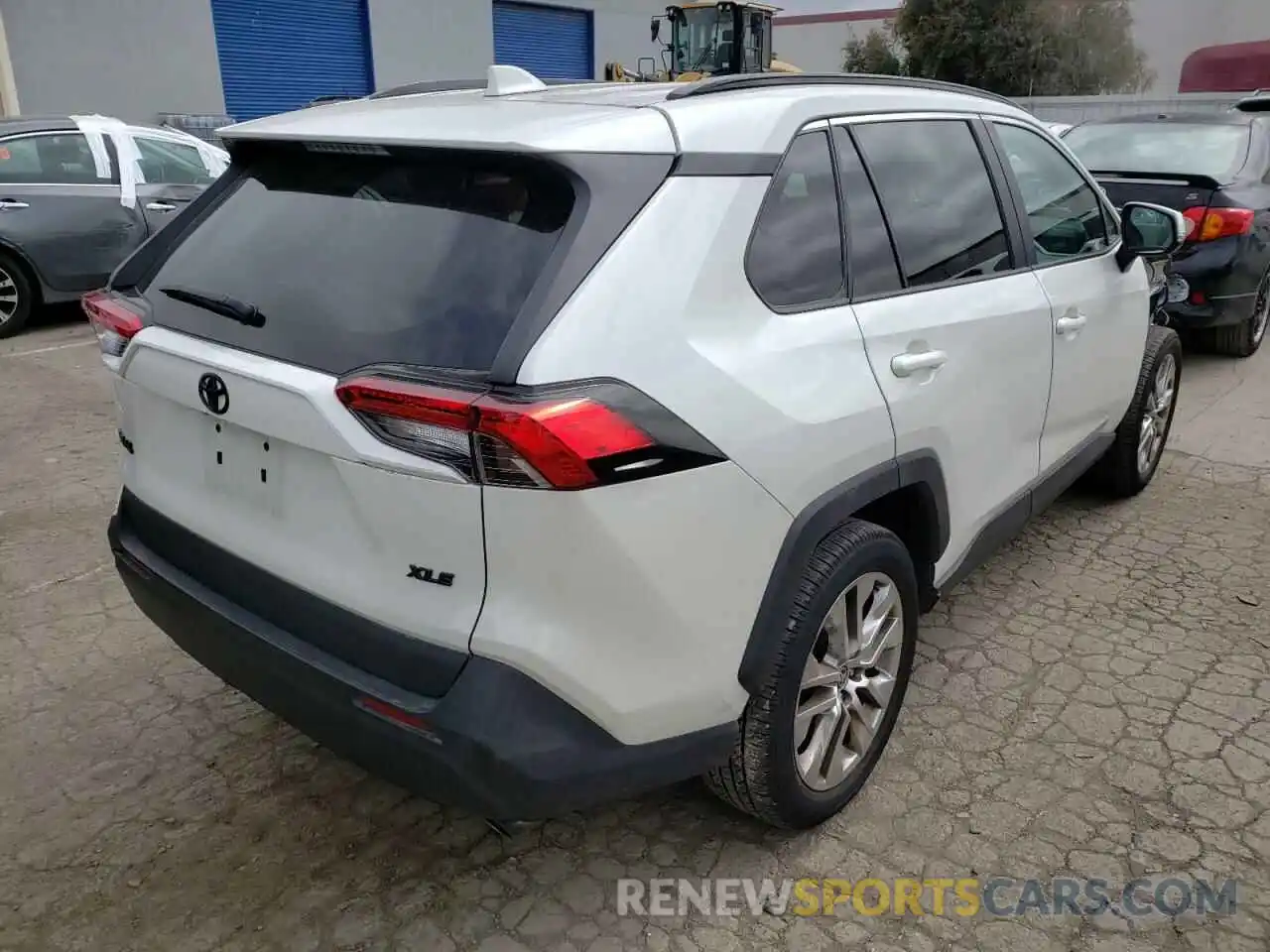 4 Photograph of a damaged car 2T3C1RFV3MW142345 TOYOTA RAV4 2021