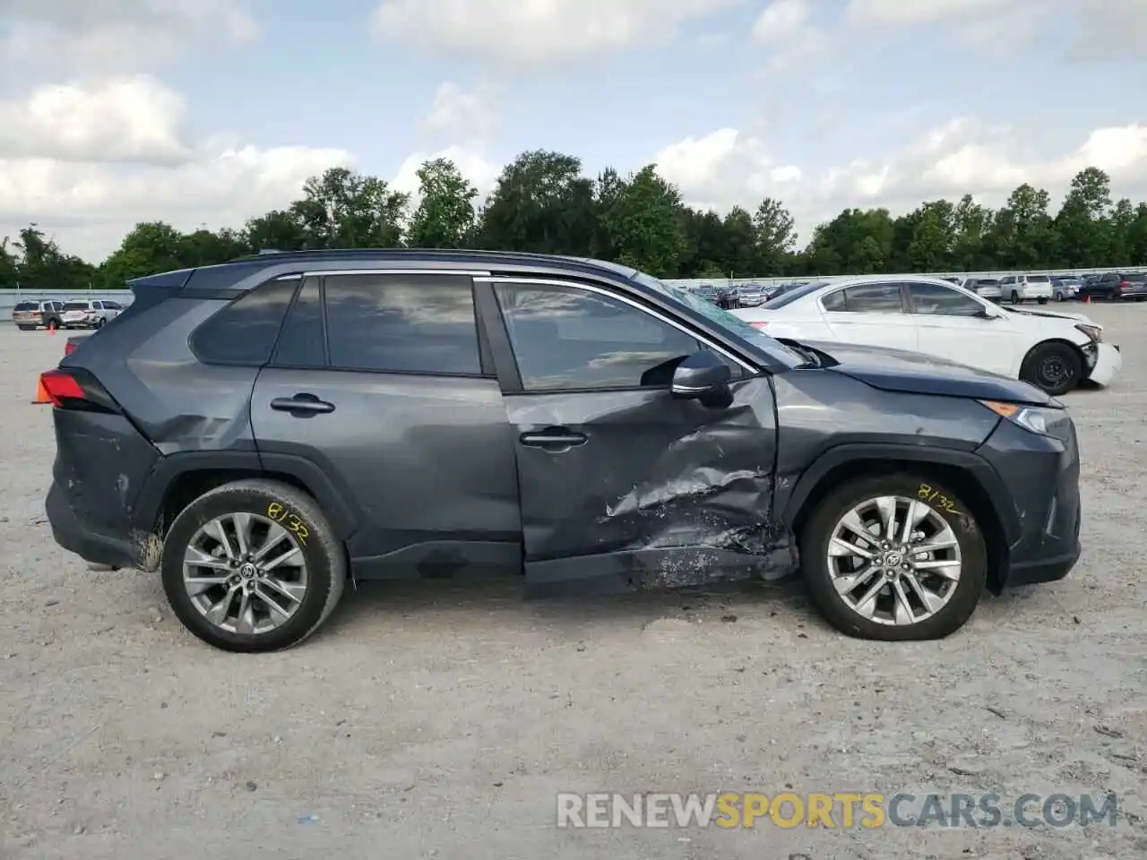 9 Photograph of a damaged car 2T3C1RFV3MW152714 TOYOTA RAV4 2021