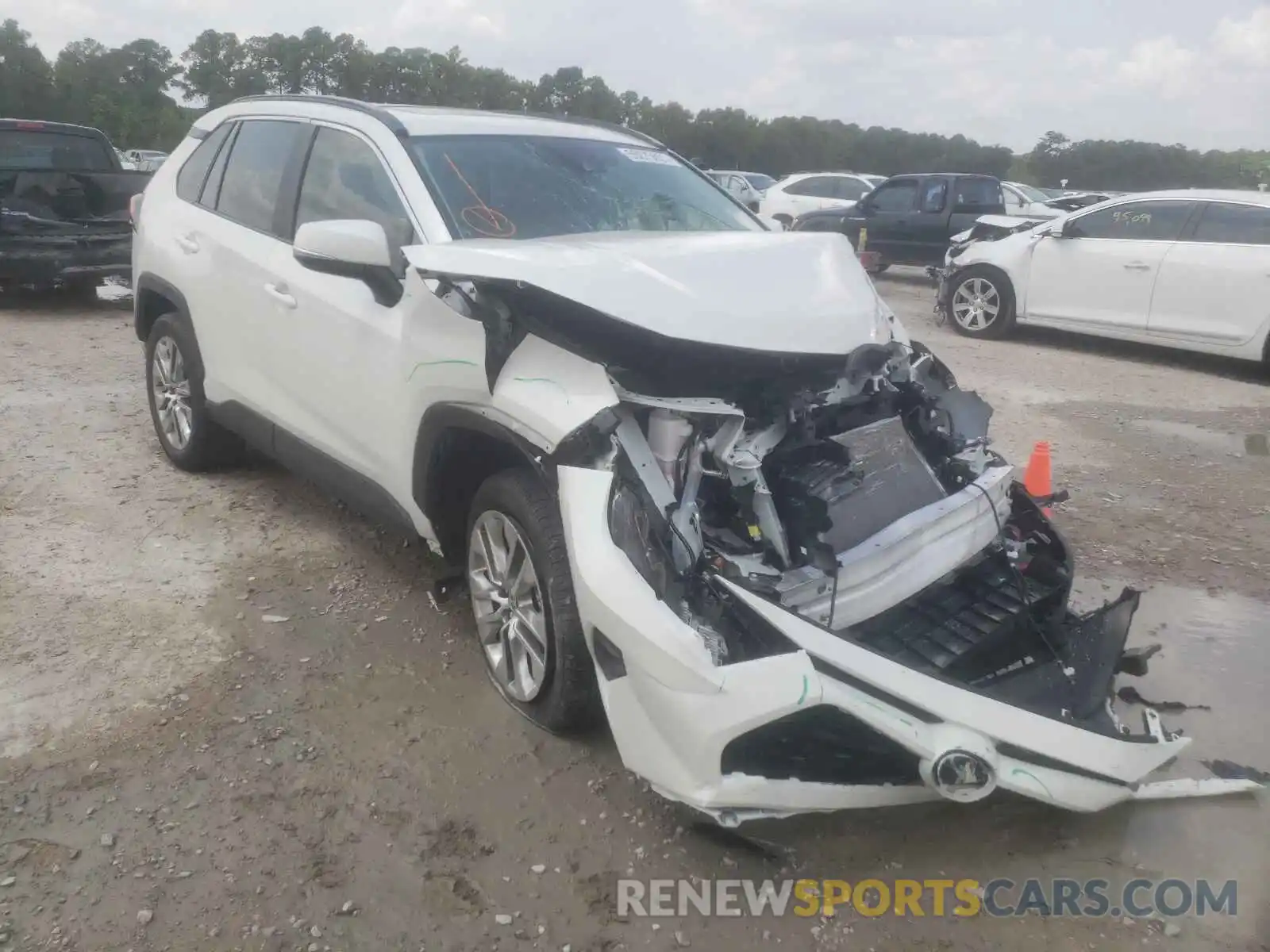 1 Photograph of a damaged car 2T3C1RFV3MW159260 TOYOTA RAV4 2021