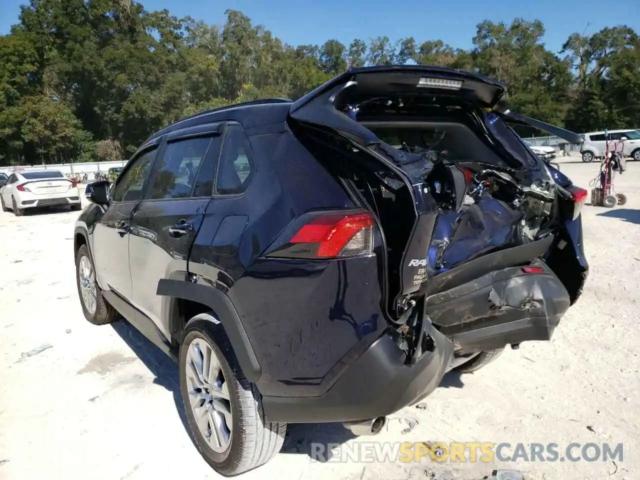 3 Photograph of a damaged car 2T3C1RFV3MW160943 TOYOTA RAV4 2021