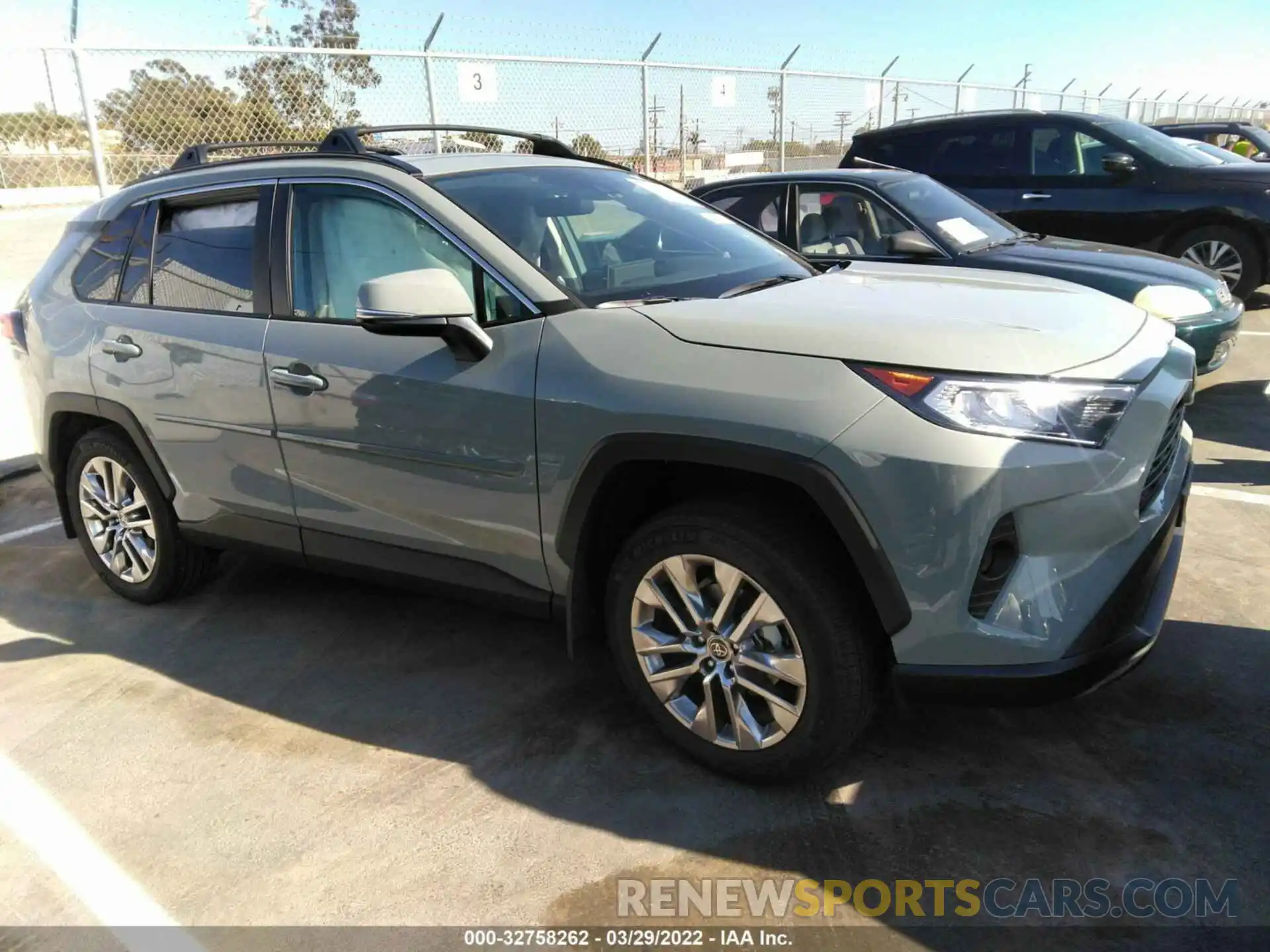 1 Photograph of a damaged car 2T3C1RFV3MW172199 TOYOTA RAV4 2021