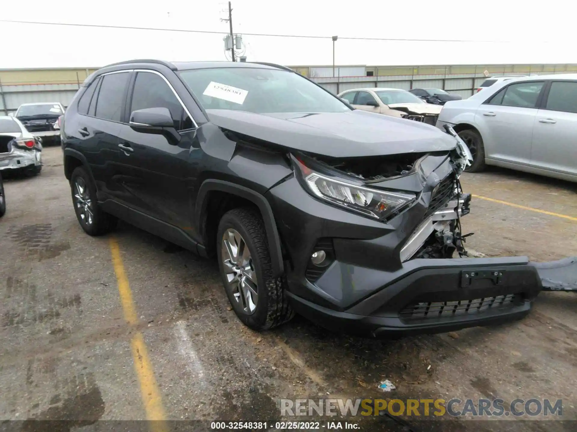 1 Photograph of a damaged car 2T3C1RFV4MC106598 TOYOTA RAV4 2021