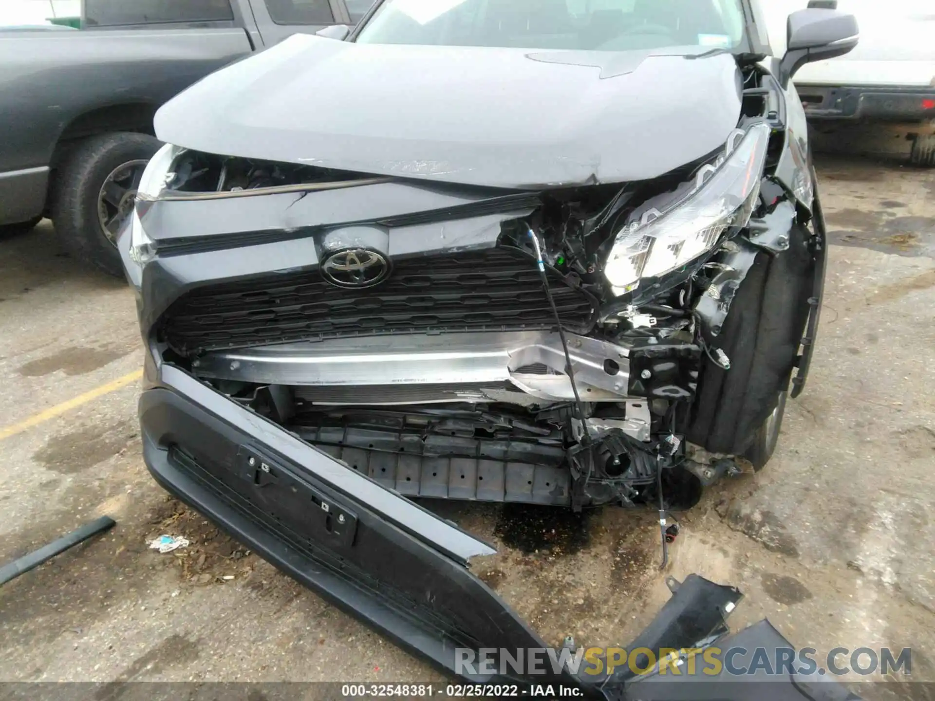 6 Photograph of a damaged car 2T3C1RFV4MC106598 TOYOTA RAV4 2021