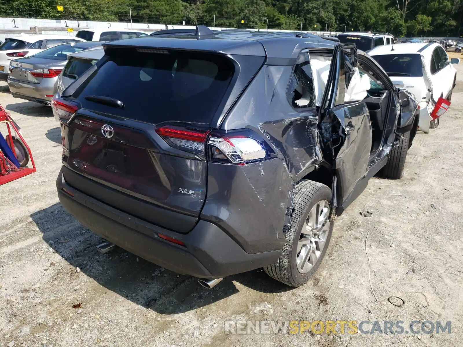 4 Photograph of a damaged car 2T3C1RFV4MC120159 TOYOTA RAV4 2021