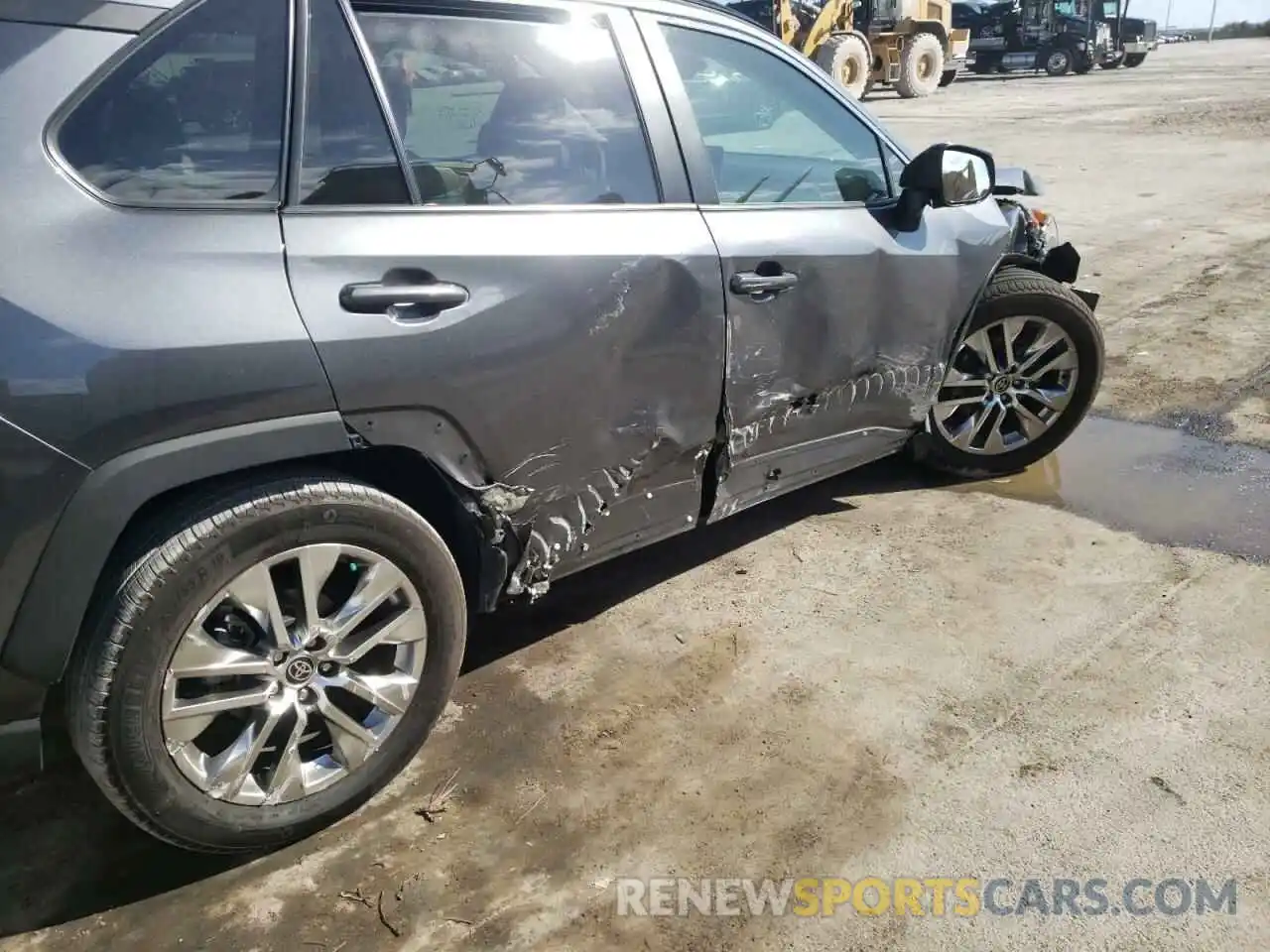 9 Photograph of a damaged car 2T3C1RFV4MC120632 TOYOTA RAV4 2021