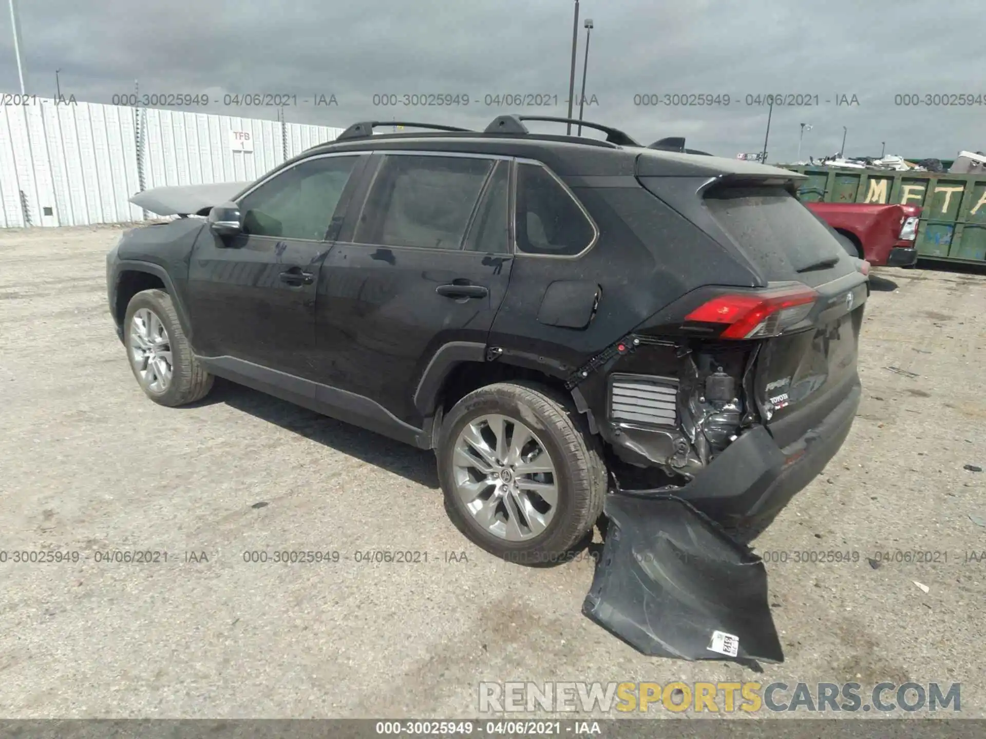 3 Photograph of a damaged car 2T3C1RFV4MC122770 TOYOTA RAV4 2021