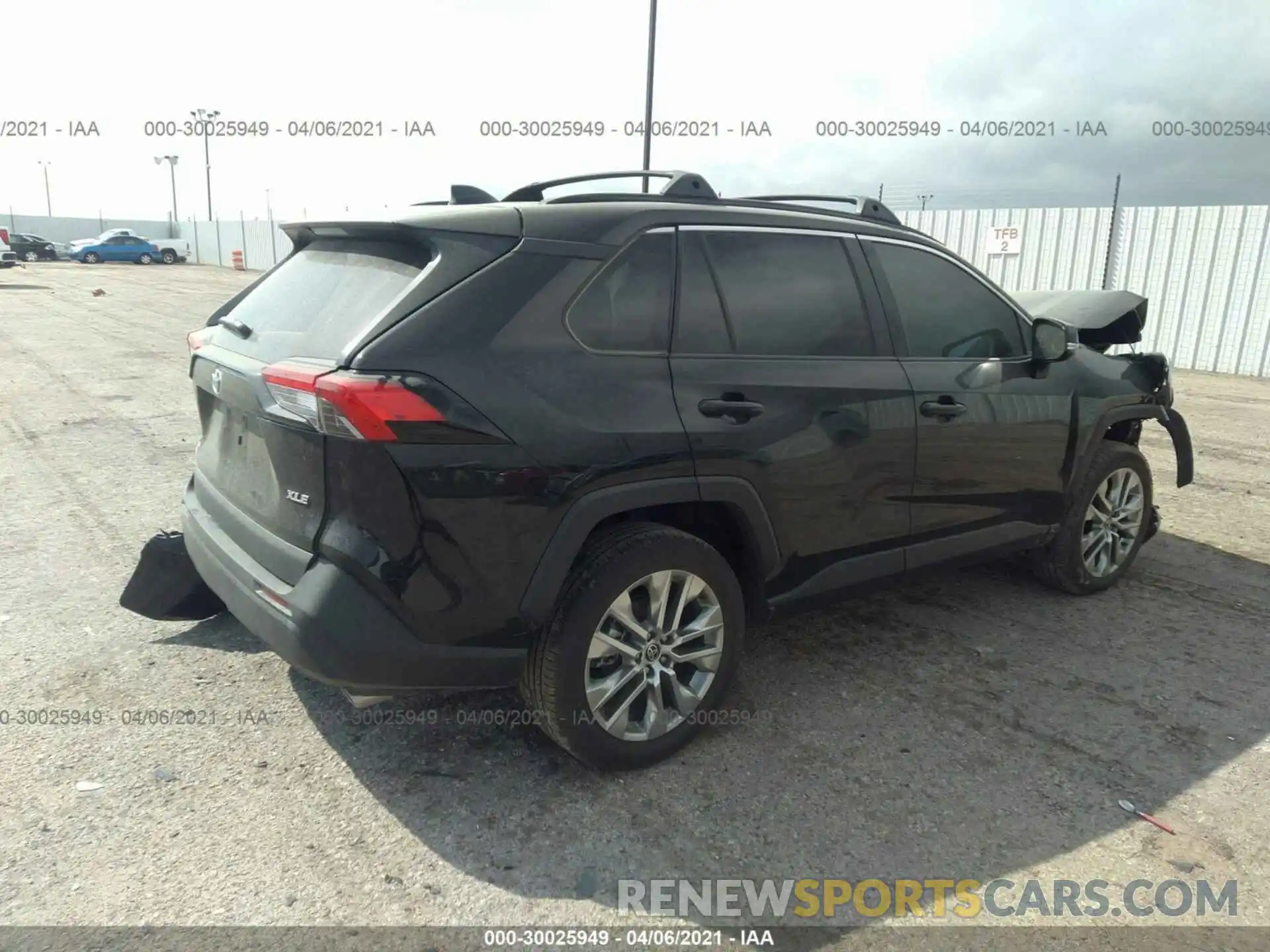 4 Photograph of a damaged car 2T3C1RFV4MC122770 TOYOTA RAV4 2021