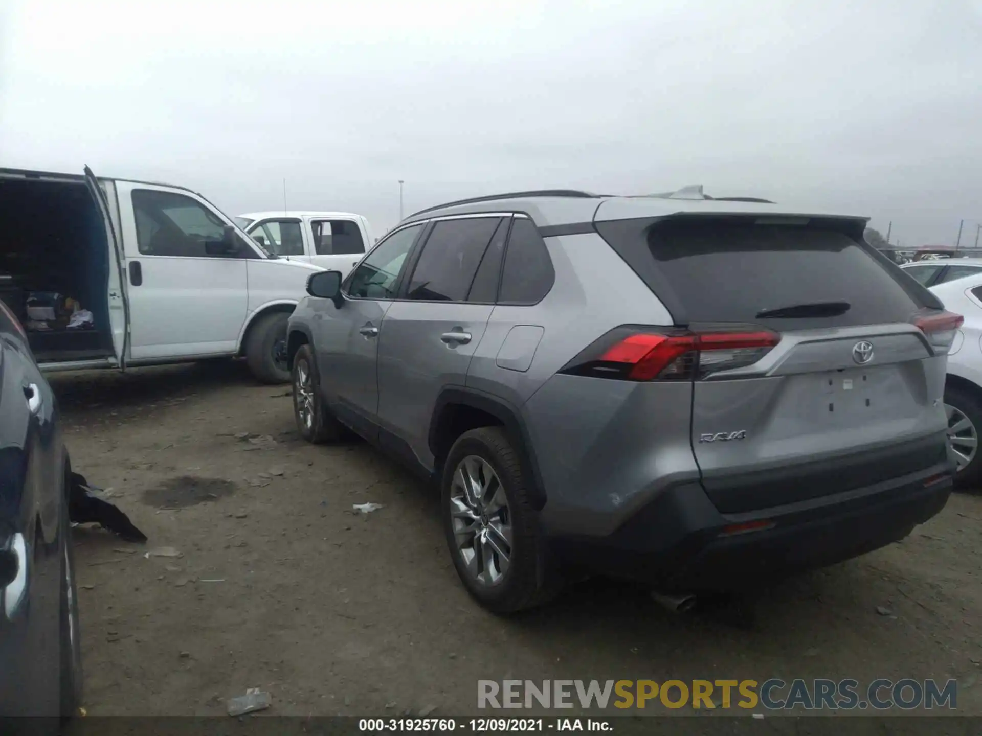 3 Photograph of a damaged car 2T3C1RFV4MC126589 TOYOTA RAV4 2021