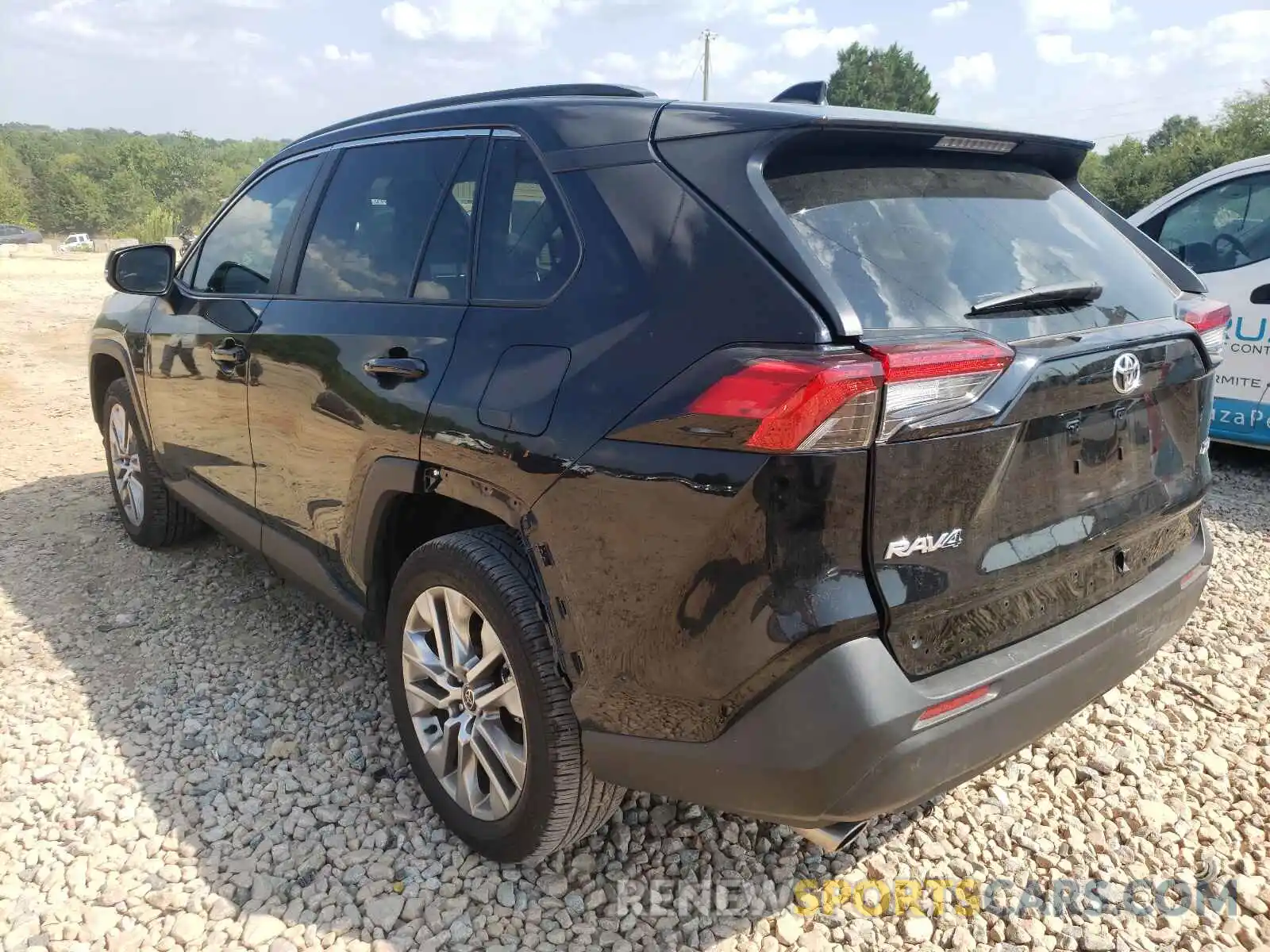 3 Photograph of a damaged car 2T3C1RFV4MC132196 TOYOTA RAV4 2021