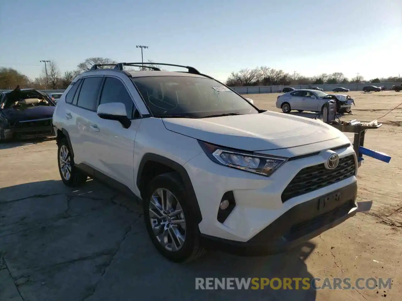 1 Фотография поврежденного автомобиля 2T3C1RFV4MW119818 TOYOTA RAV4 2021