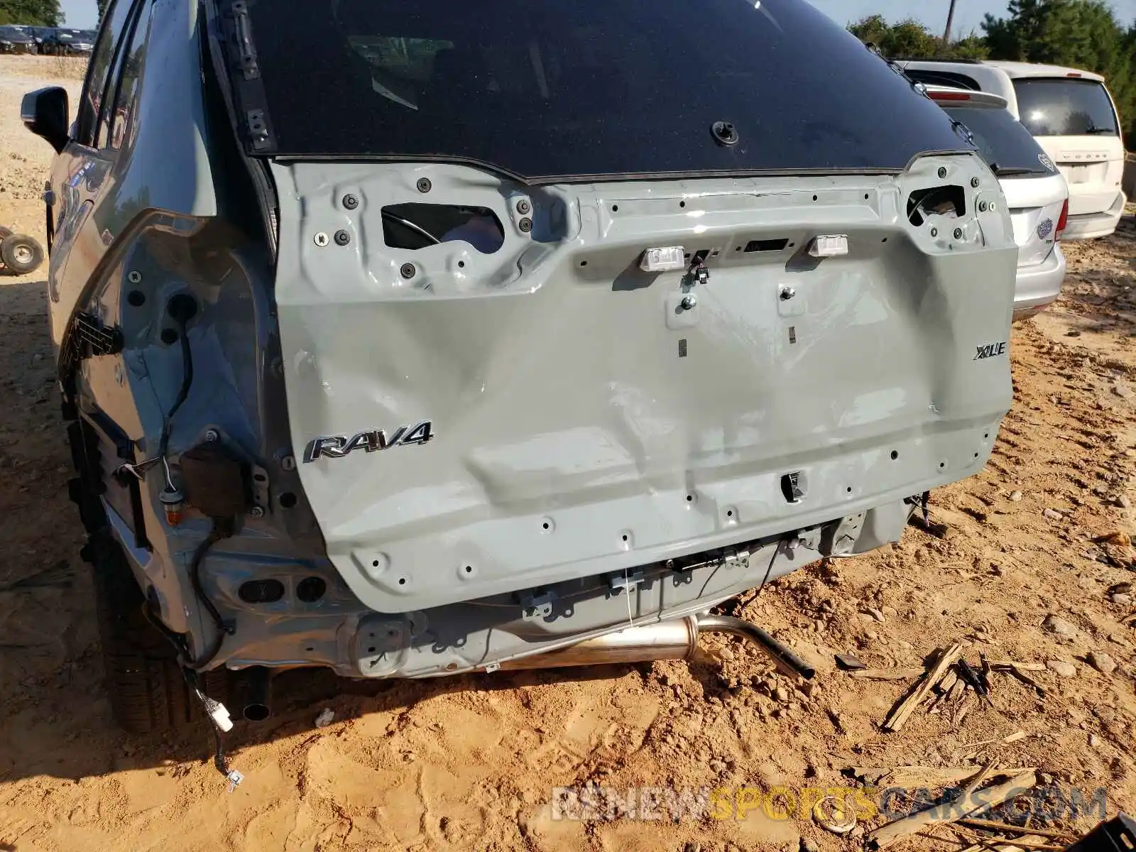 9 Photograph of a damaged car 2T3C1RFV4MW144363 TOYOTA RAV4 2021