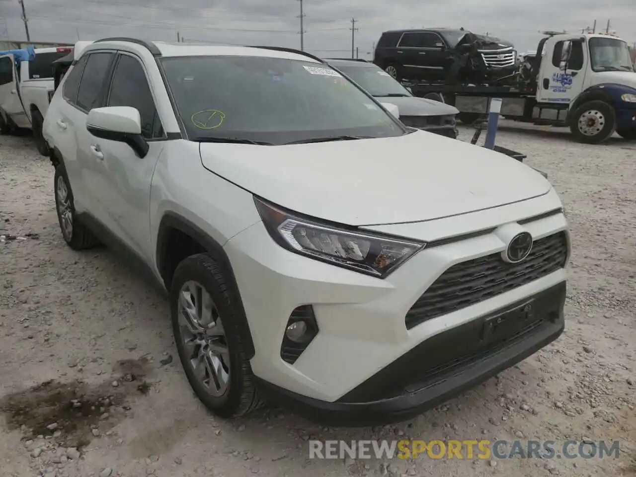 1 Фотография поврежденного автомобиля 2T3C1RFV4MW145030 TOYOTA RAV4 2021