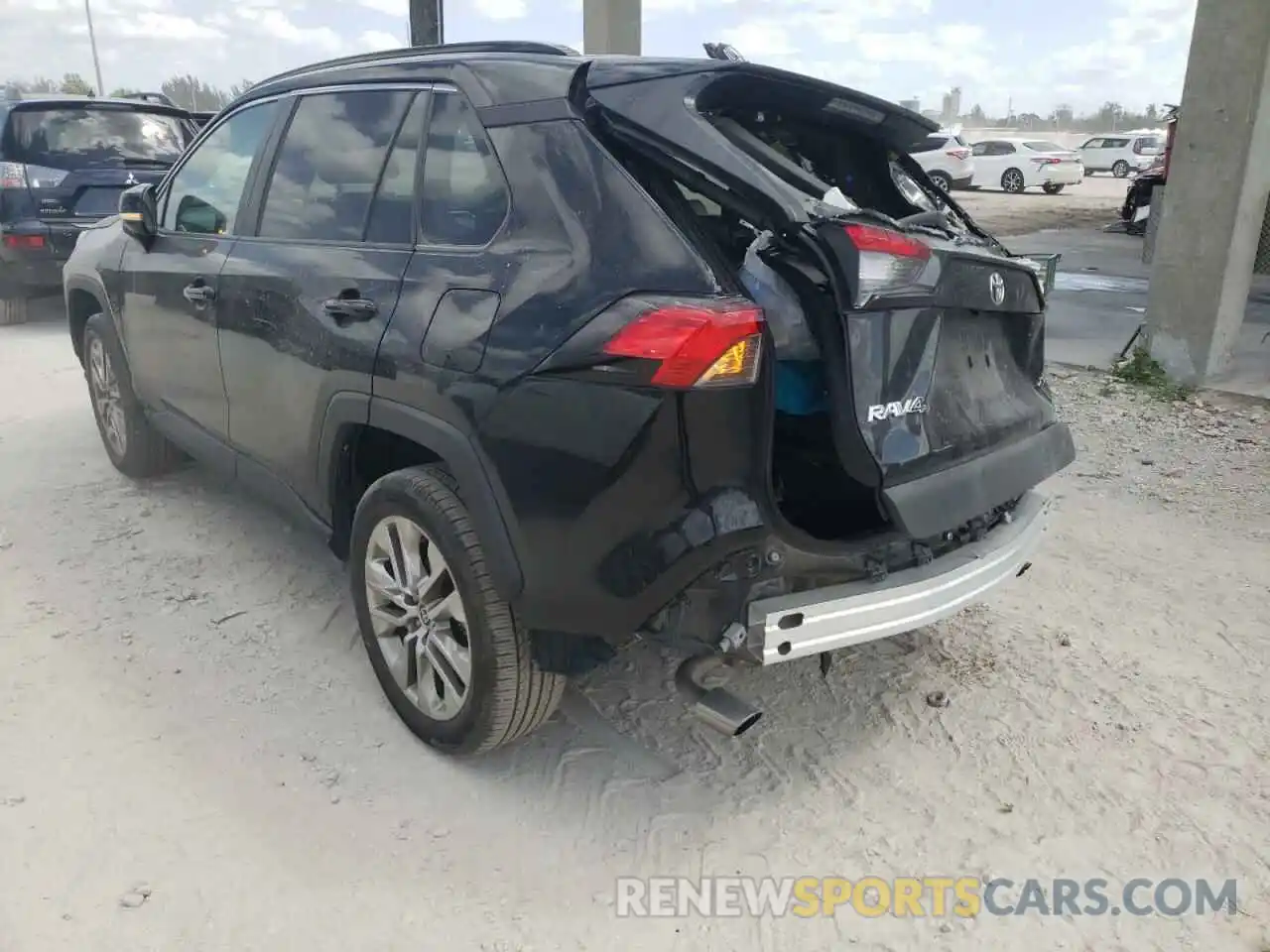 3 Photograph of a damaged car 2T3C1RFV4MW163656 TOYOTA RAV4 2021