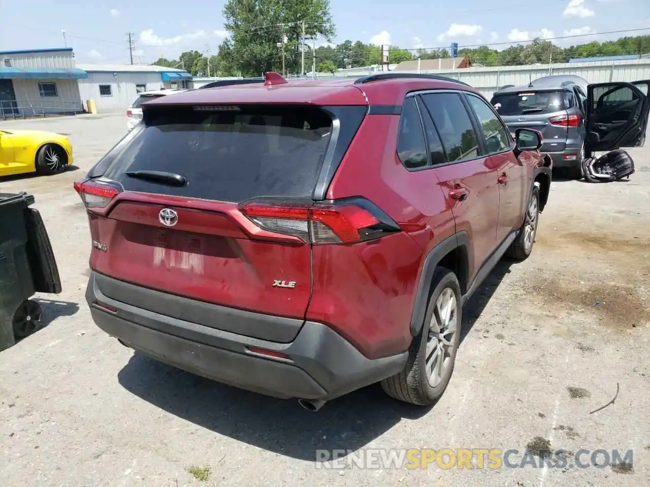 4 Photograph of a damaged car 2T3C1RFV4MW178822 TOYOTA RAV4 2021